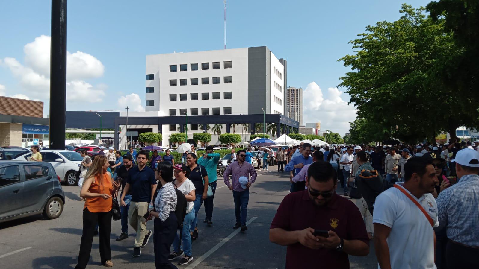 $!Exigen trabajadores de la UAS que no den prisión preventiva al Rector