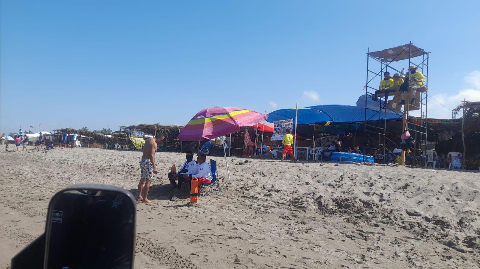 $!Se incendia enramada en las playas de Las Cabras