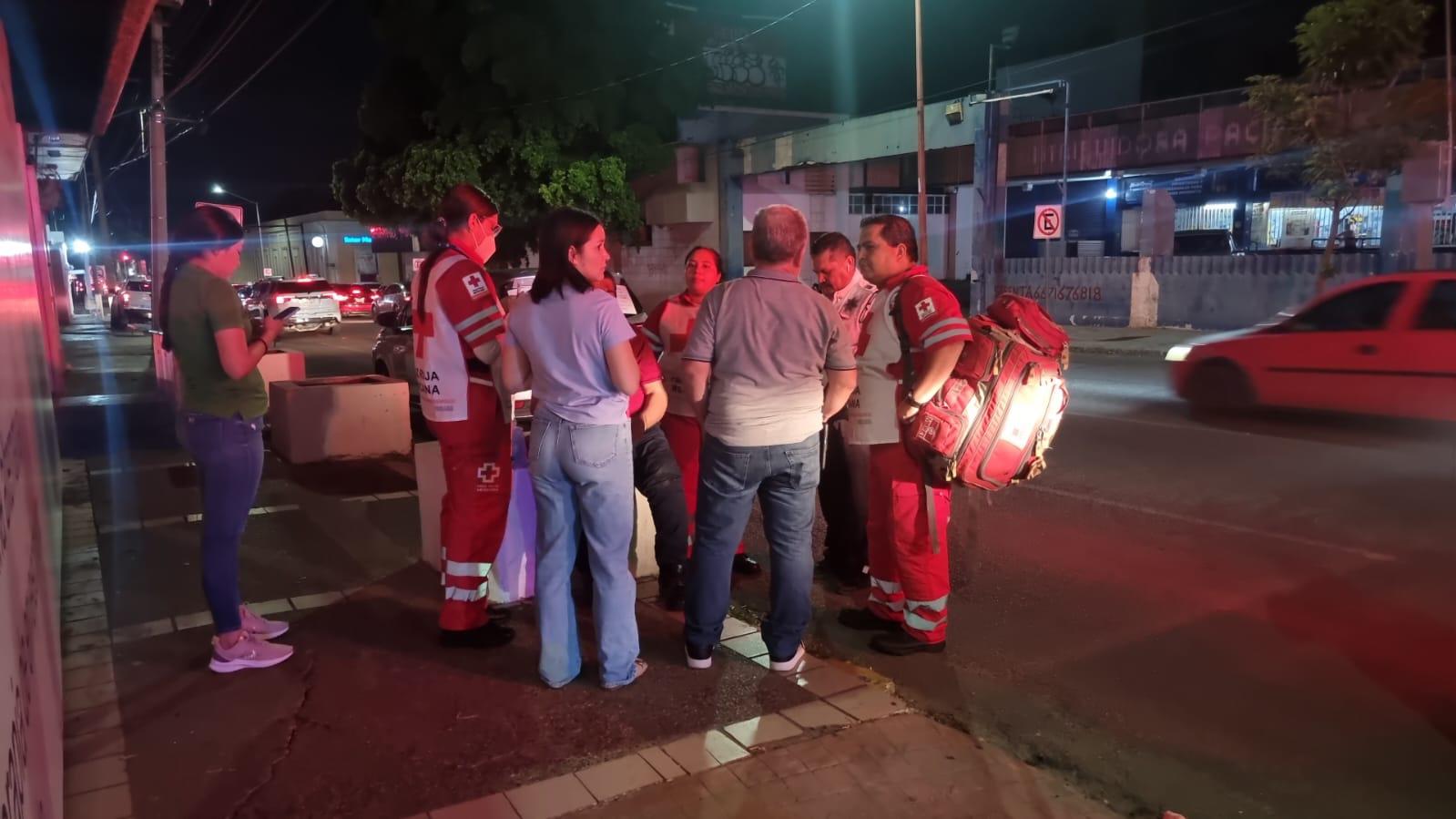 $!Arrolla camioneta a adulto que intentaba cruzar avenida en Culiacán