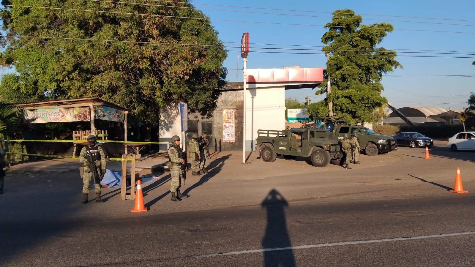 $!Amanecen dos asesinados sobre la carretera Culiacán-Eldorado