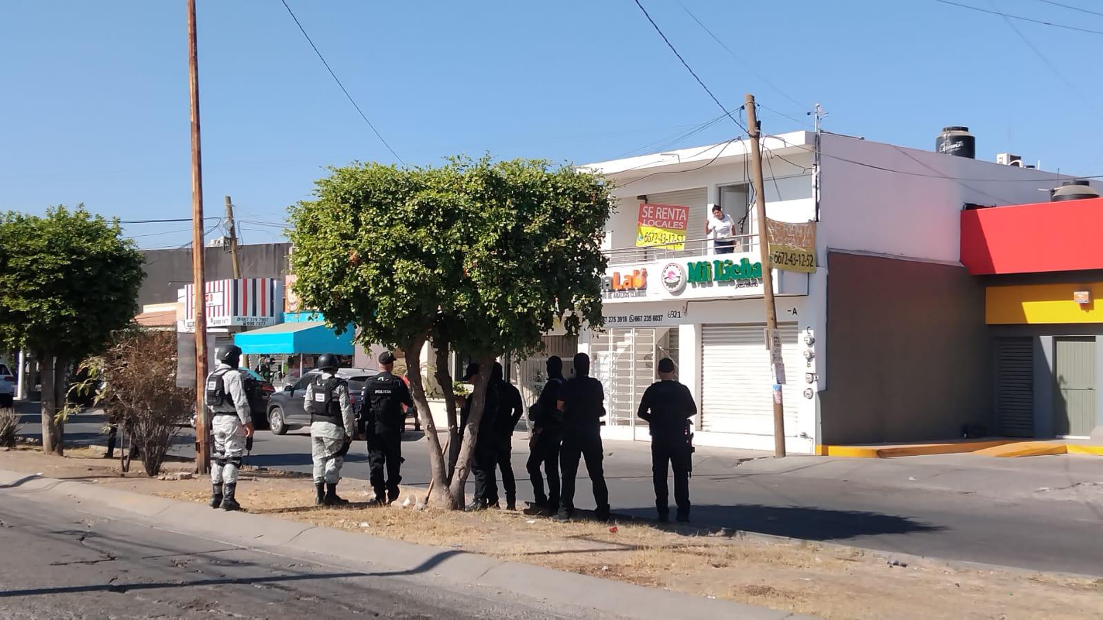 $!Fuerzas federales catean un local de Terranova, en Culiacán