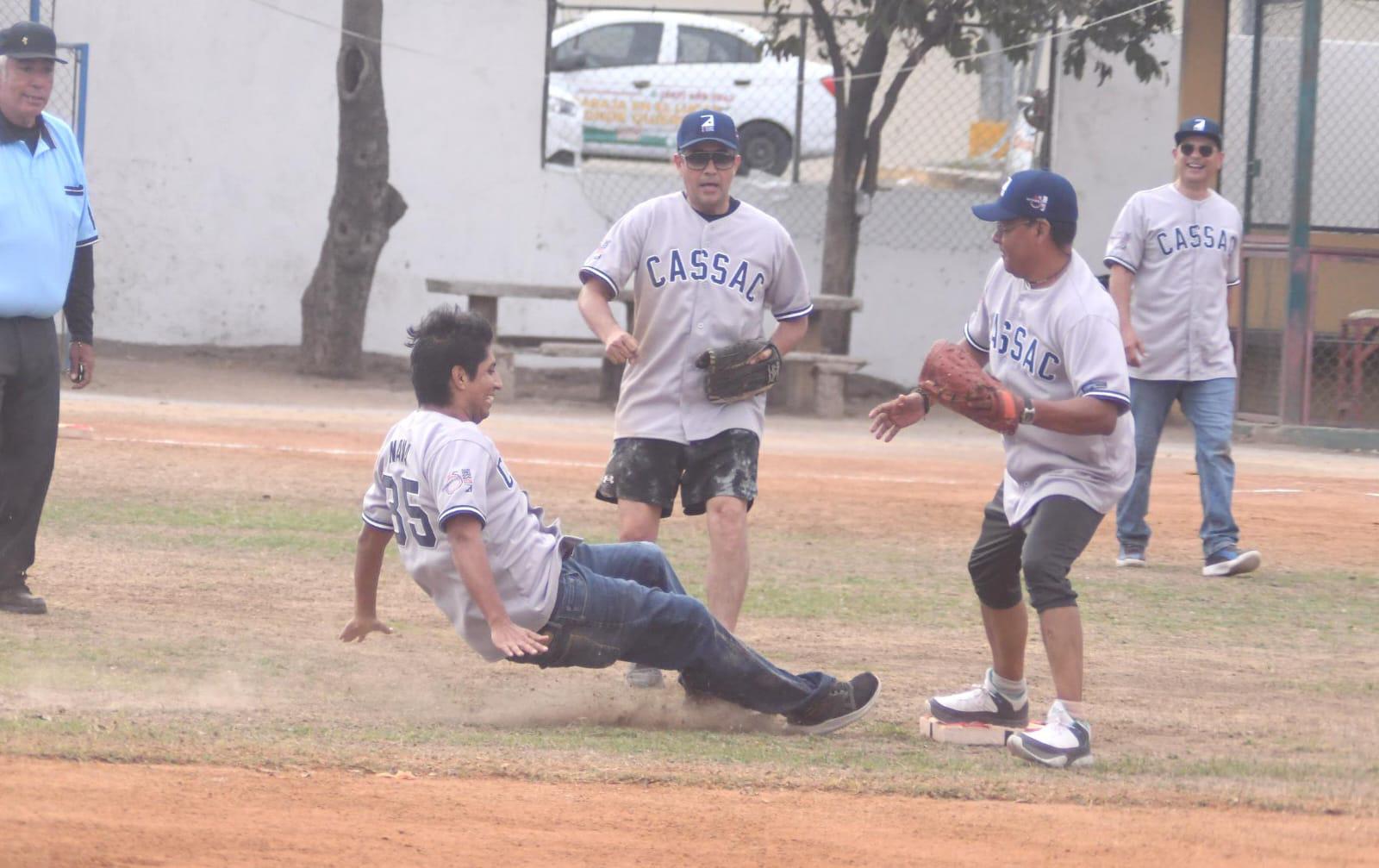 $!Realiza Colegio de Arquitectos del Sur de Sinaloa encuentro de softbol