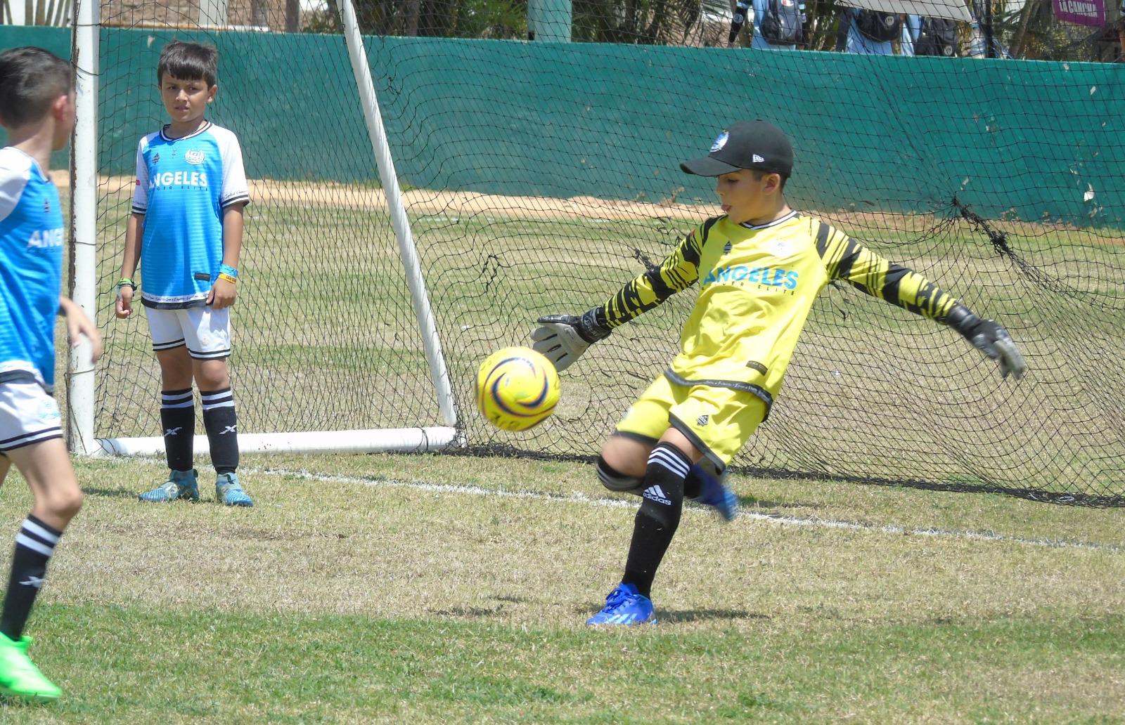 $!Dragones sigue con su buen paso en la Copa Mazatlán de Futbol 7