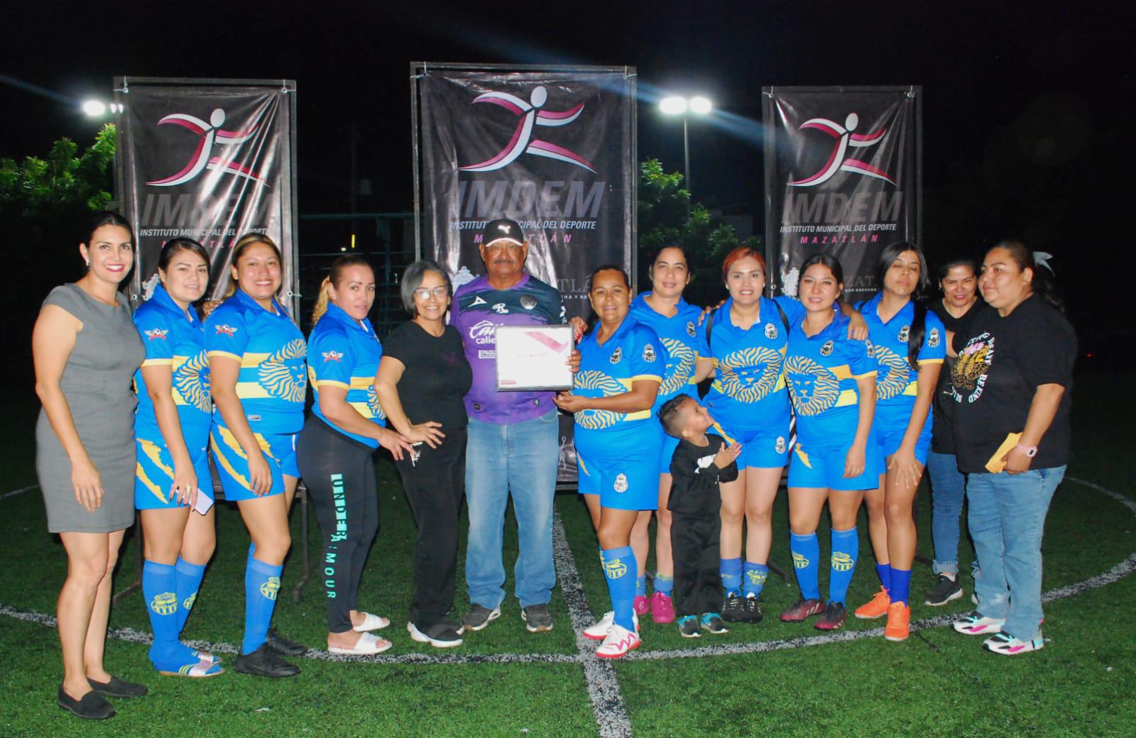 $!Se corona Amigas del Campeón, en el Torneo Mamis Fut de la Esmeralda