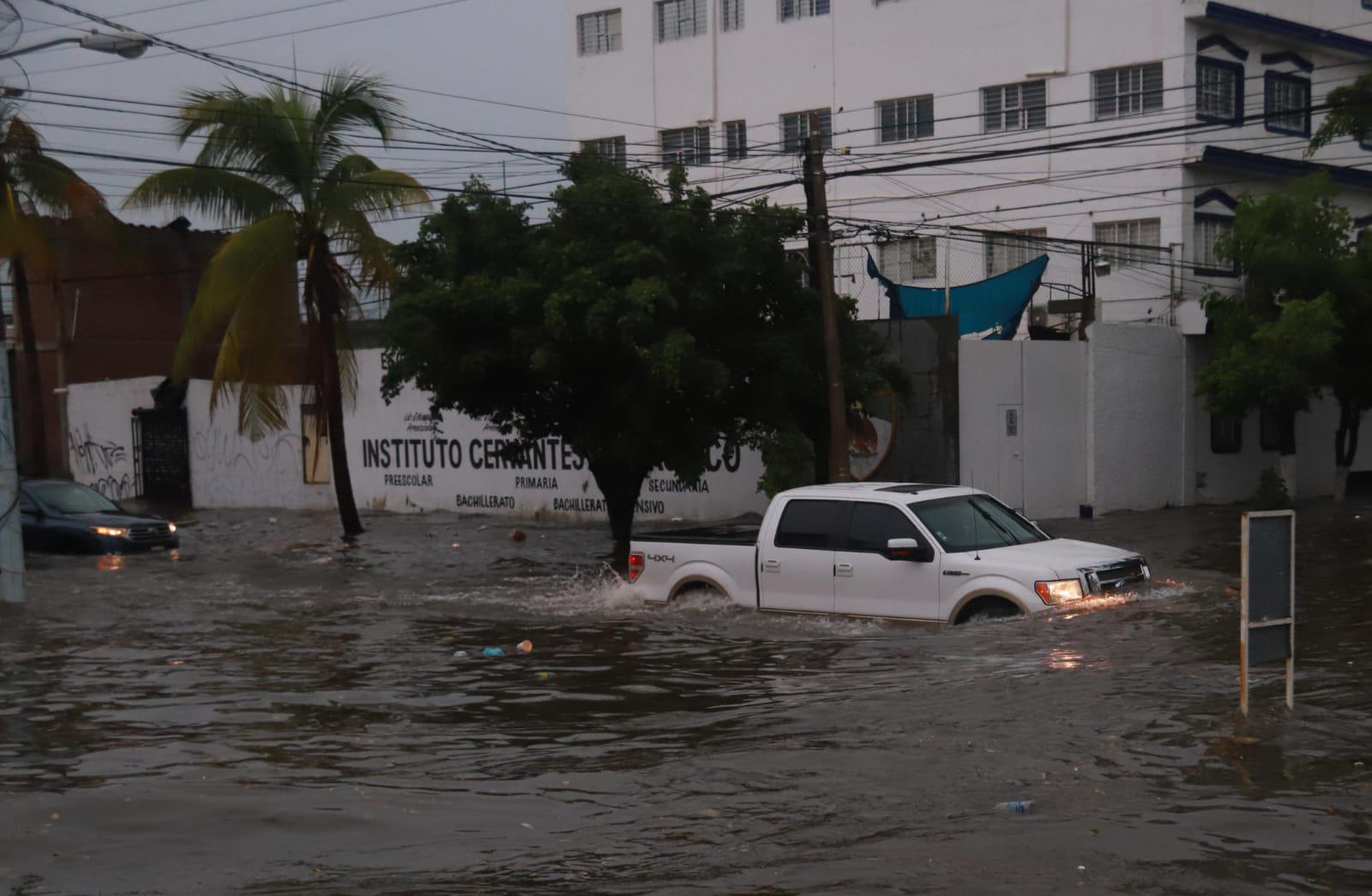 $!Azota tormenta en Mazatlán durante la madrugada