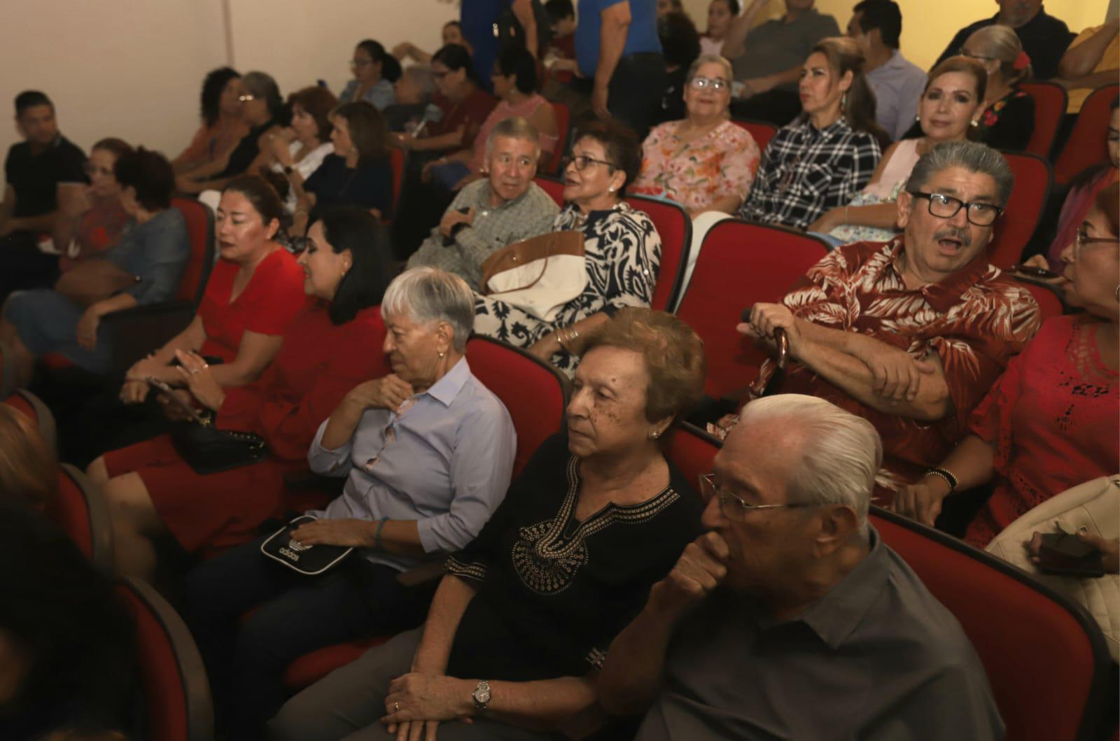 $!El público disfrutó de la velada.