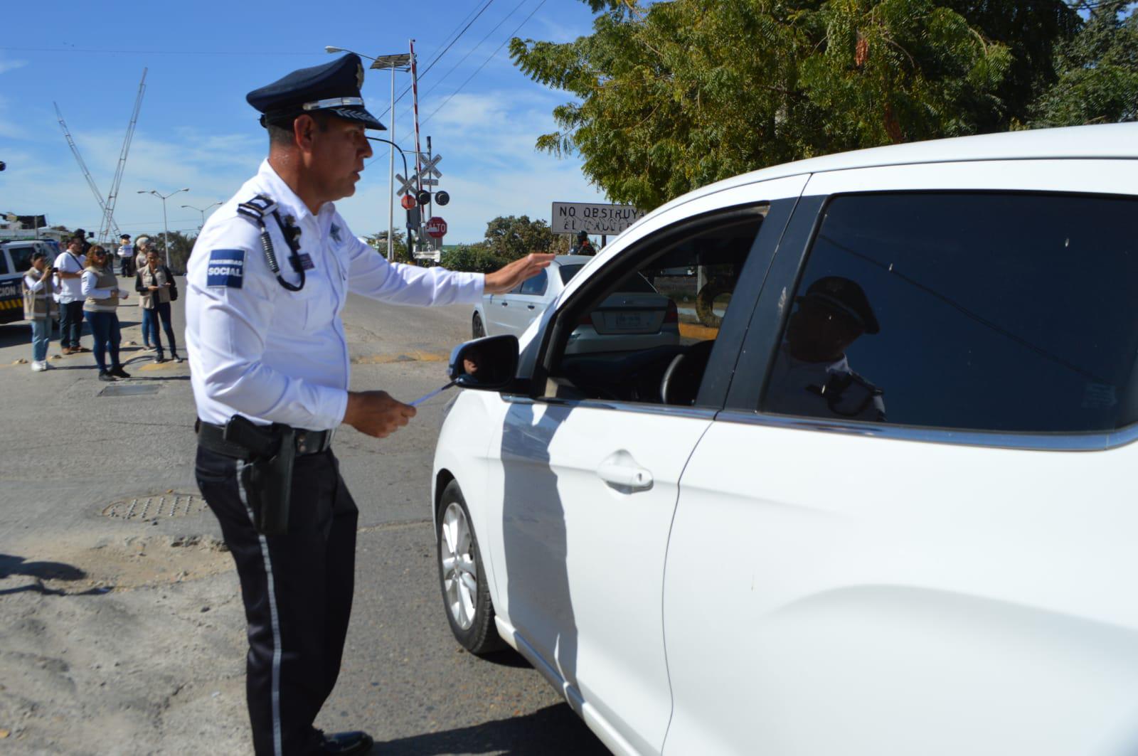 $!Buscan evitar accidentes con el tren; amplían campaña en Mazatlán