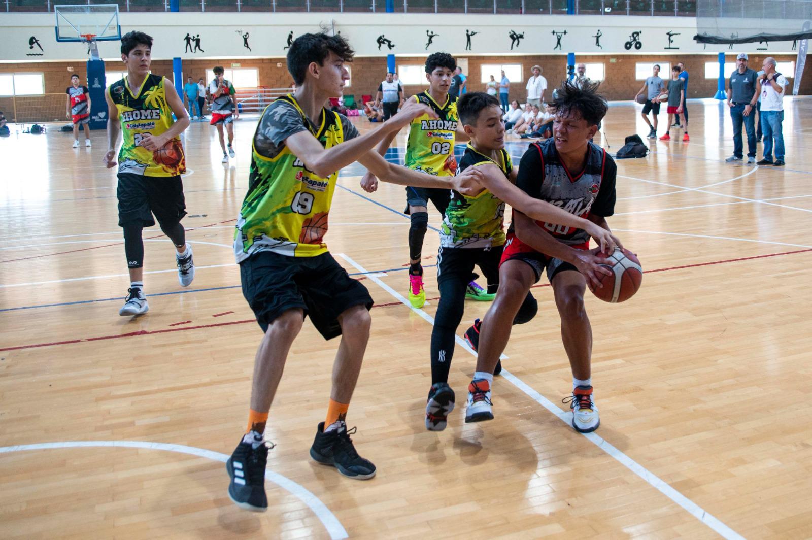 $!Culiacán y Ahome, dominan Estatal de Basquetbol U14