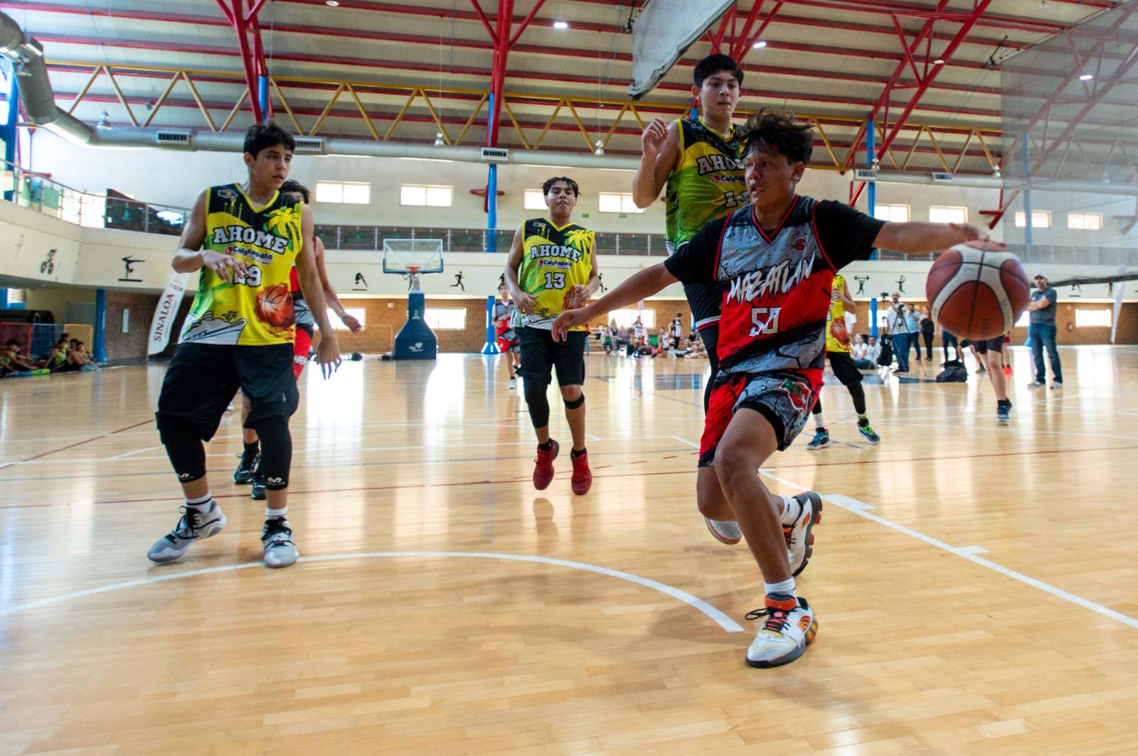 $!Culiacán y Ahome, dominan Estatal de Basquetbol U14