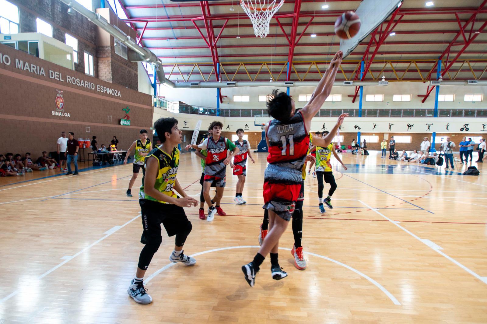 $!Culiacán y Ahome, dominan Estatal de Basquetbol U14