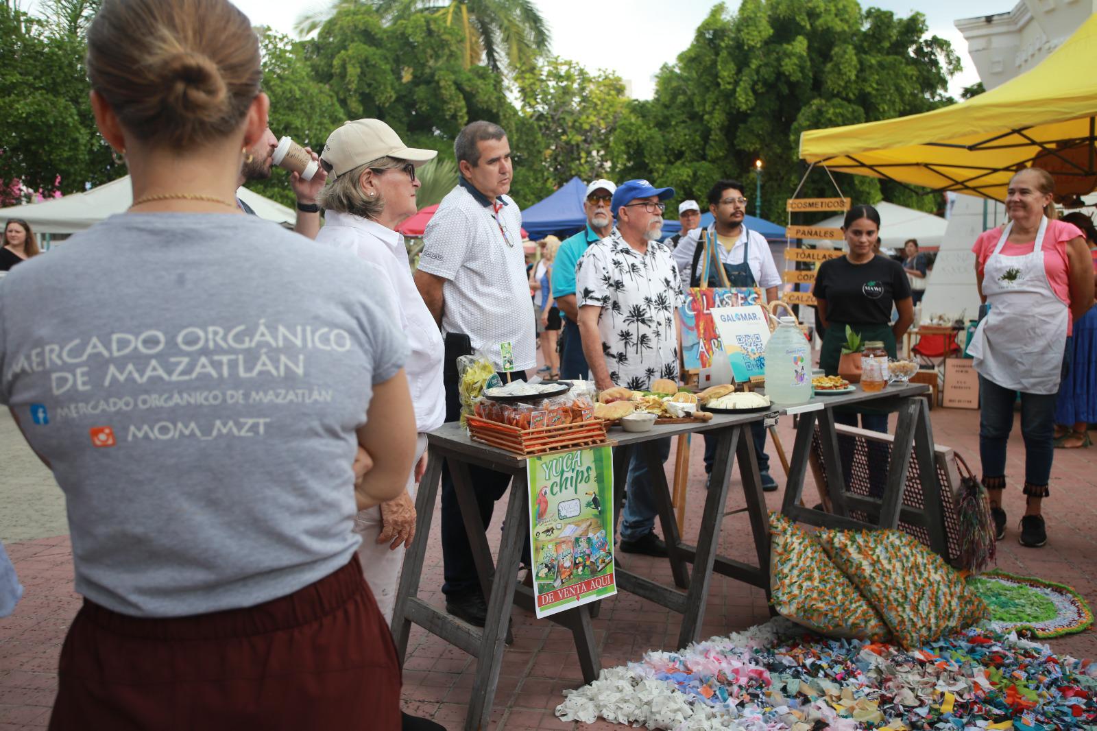 $!Se instala de nuevo el Mercado Orgánico en la plazuela Zaragoza en Mazatlán