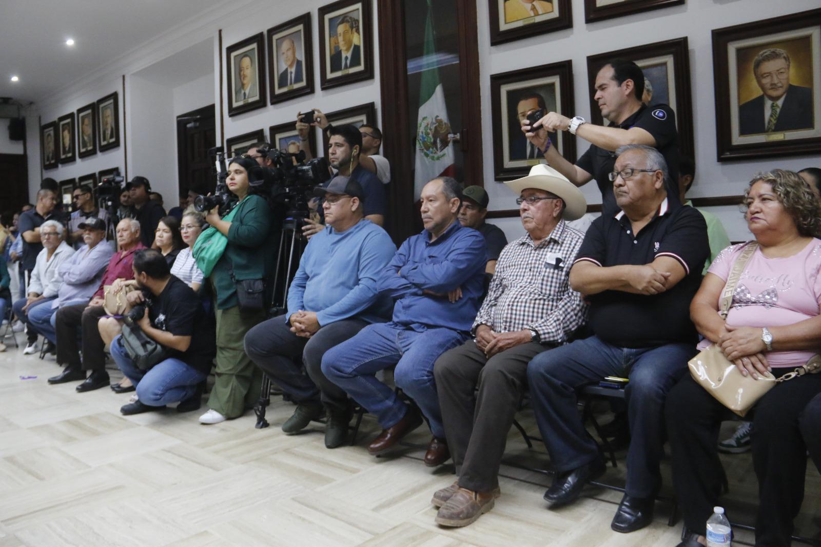 $!Entregan primas de jubilación a trabajadores sindicalizados del Ayuntamiento de Culiacán