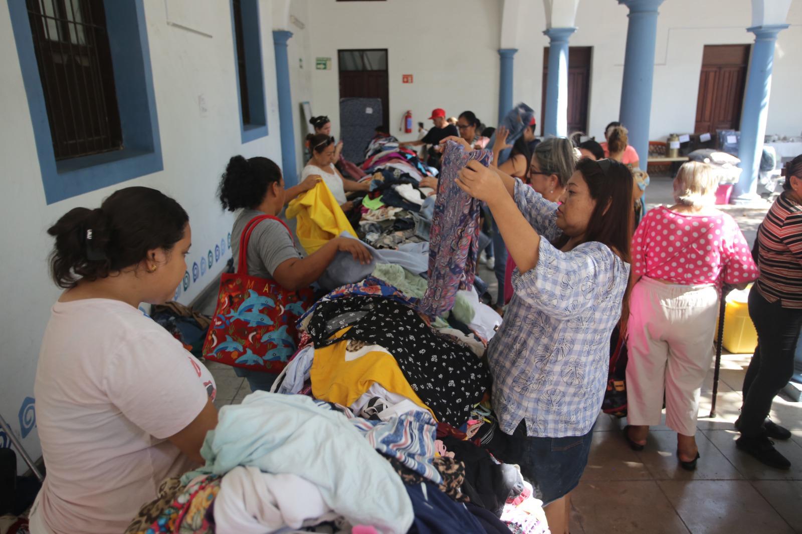 $!En el bazar se vende ropa para toda la familia.