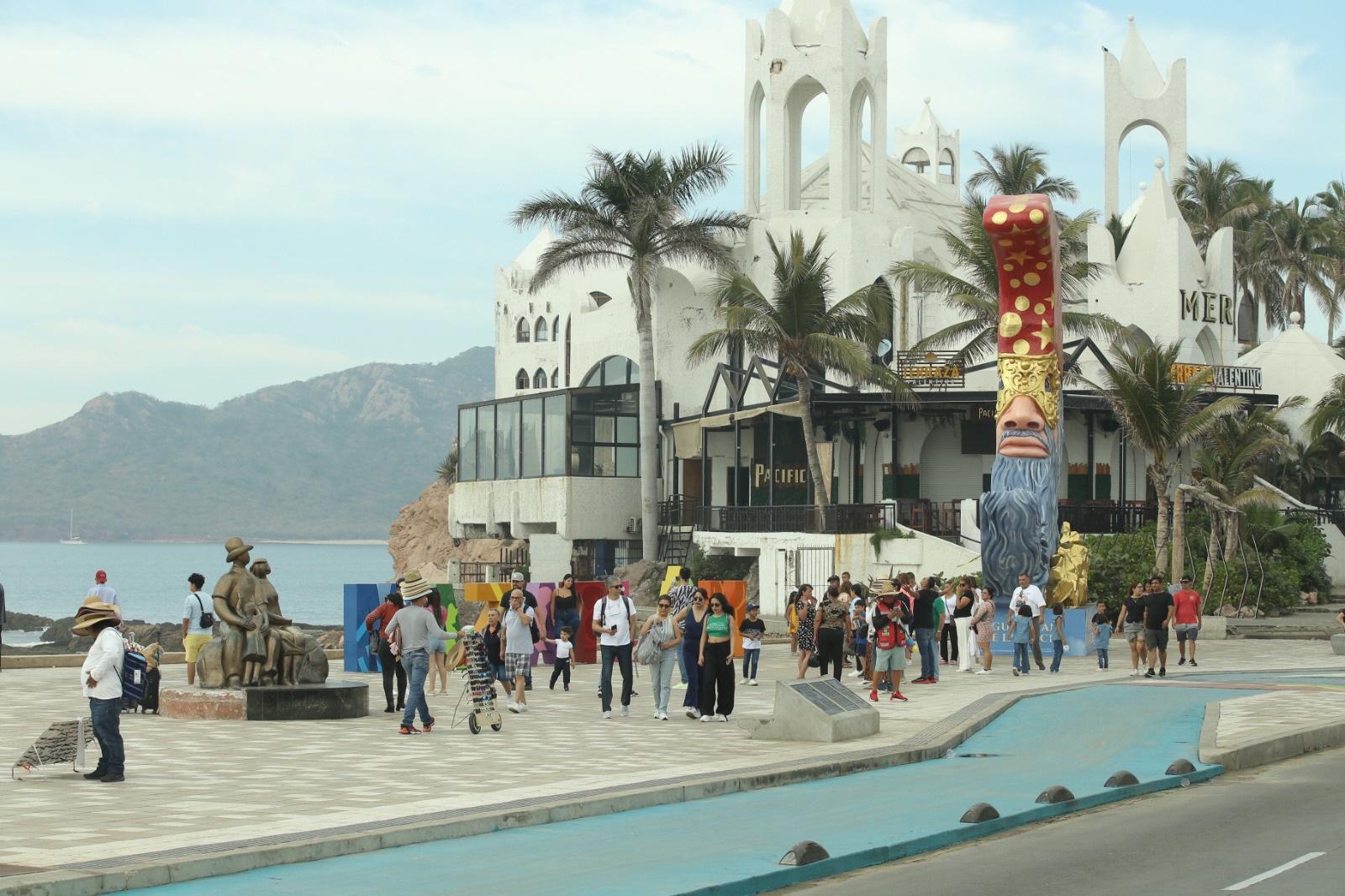 $!Turistas siguen llegando a Mazatlán pese a la cuesta de enero