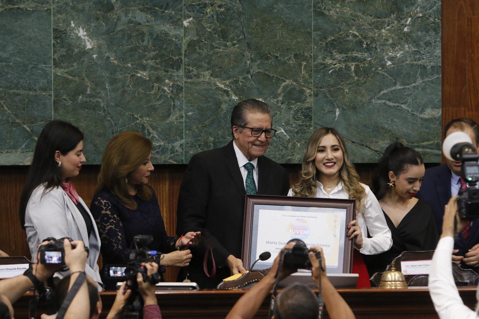 $!María Guadalupe Beltrán Gómez fue reconocida por mérito académico, científico y tecnológico.