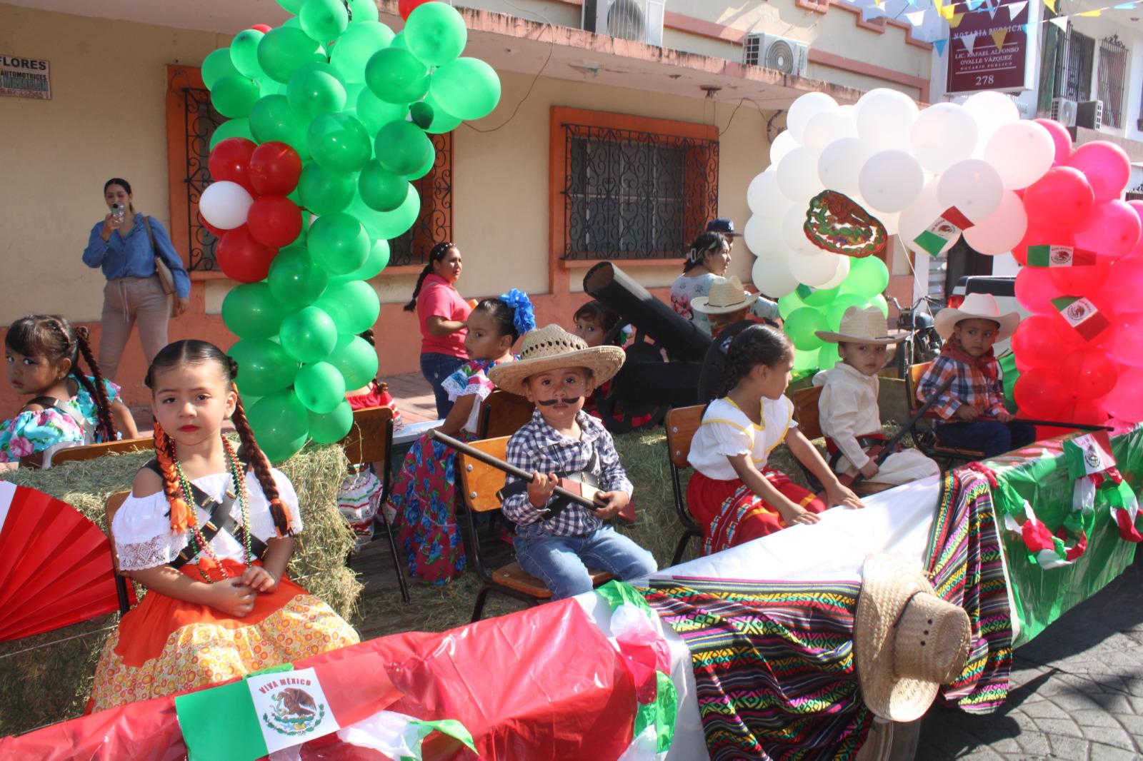 $!Niños de Preescolar de Rosario adelantan festejo revolucionario con desfile y kermés