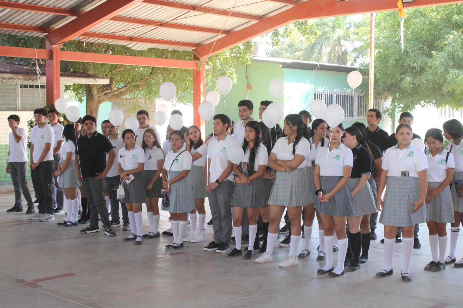 $!Despiden a la maestra ‘Moncy’ en su natal Agua Verde