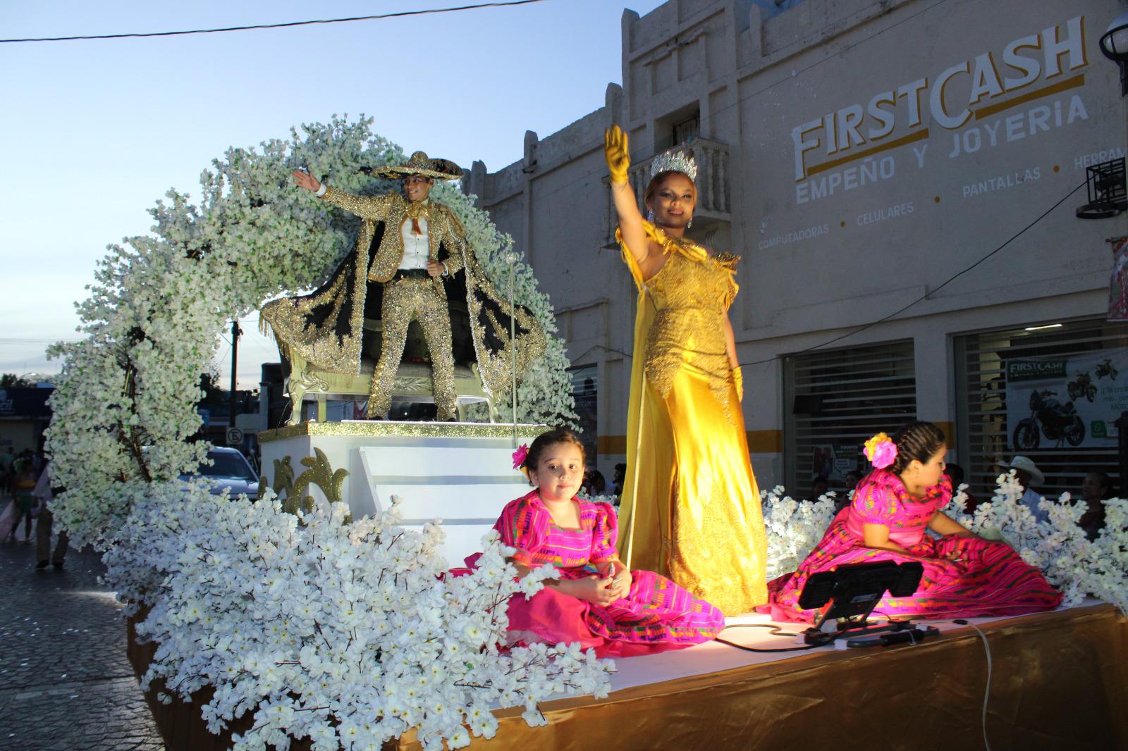 $!Se llenan de fiesta las calles de Rosario con el desfile de la Primavera