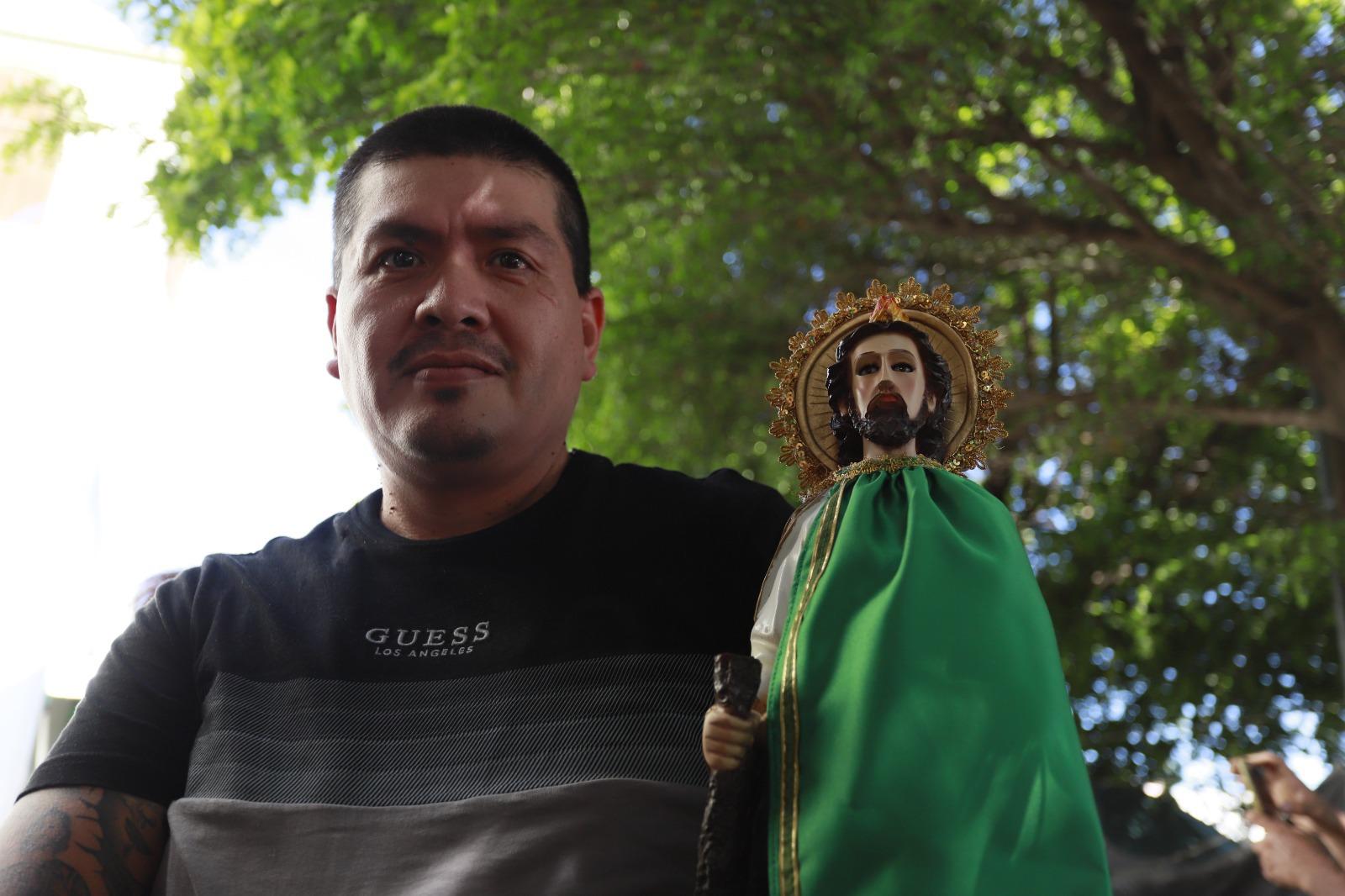 $!Sinaloenses agradecen a San Judas Tadeo por milagros concedidos