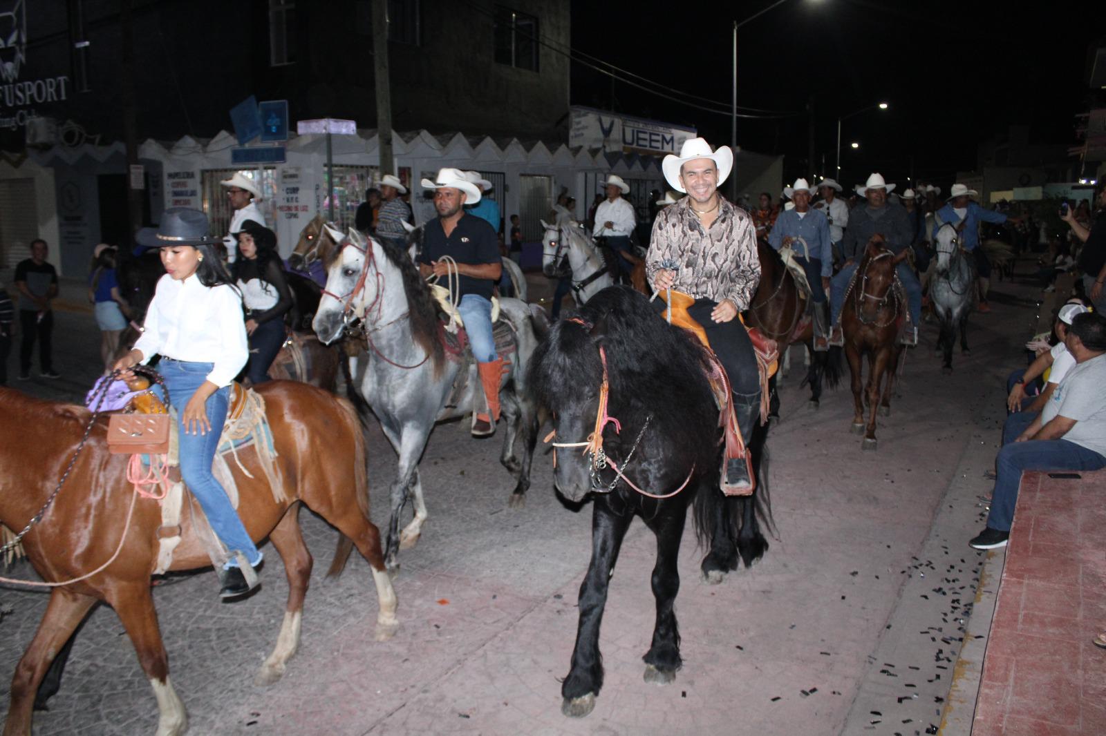 $!Se llenan de fiesta las calles de Rosario con el desfile de la Primavera