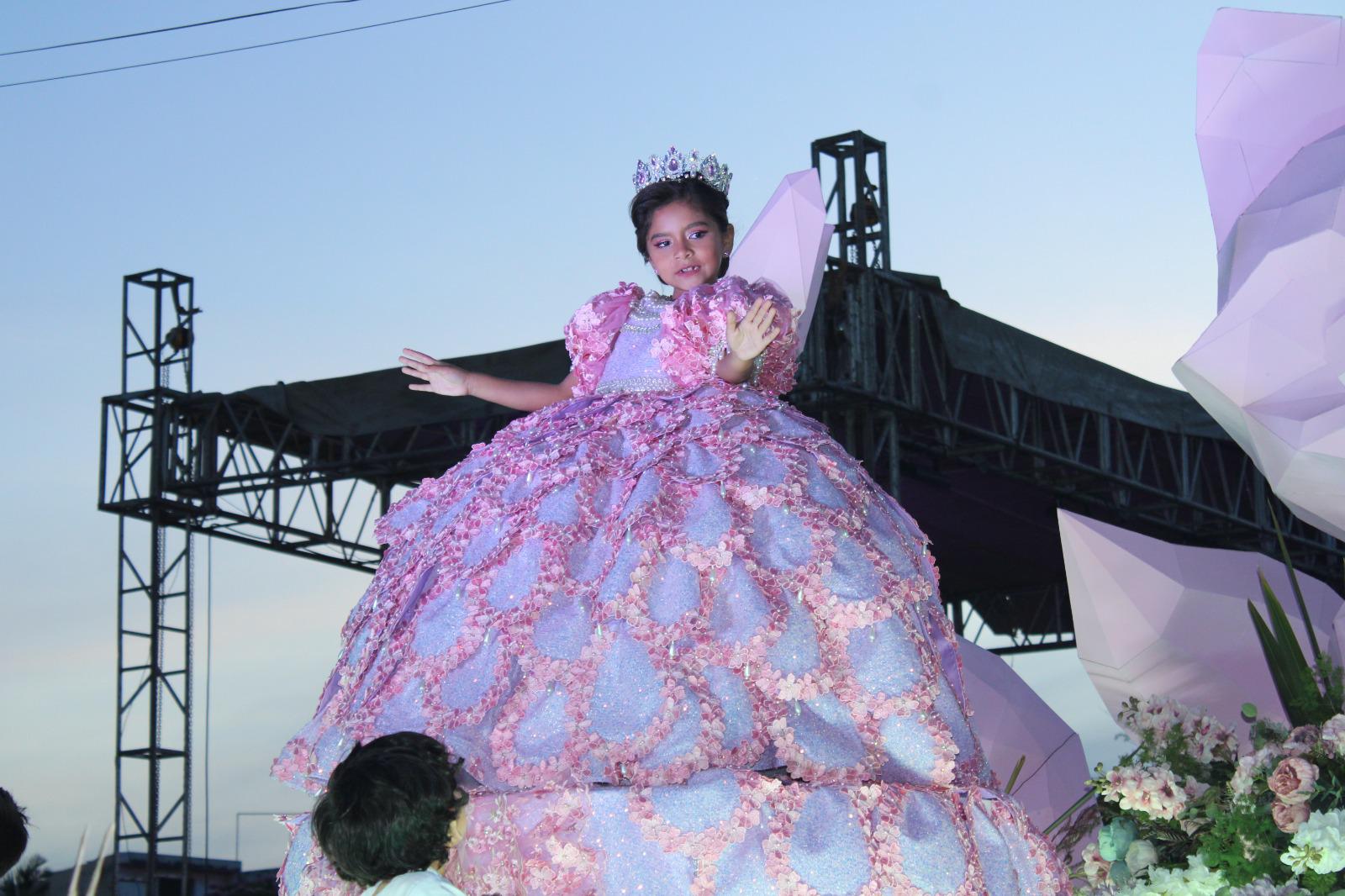 $!Se llenan de fiesta las calles de Rosario con el desfile de la Primavera