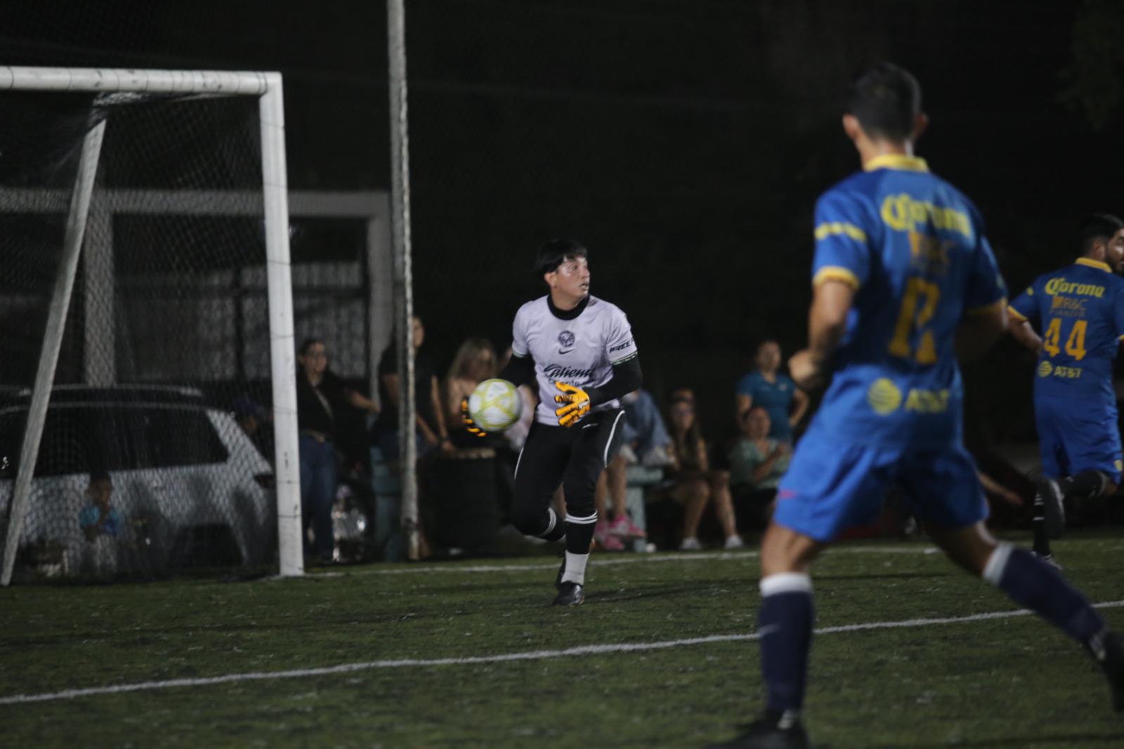 $!Familia Fajardo reafirma su pegada y es el campeón del Torneo Empresarial de la Burócrata