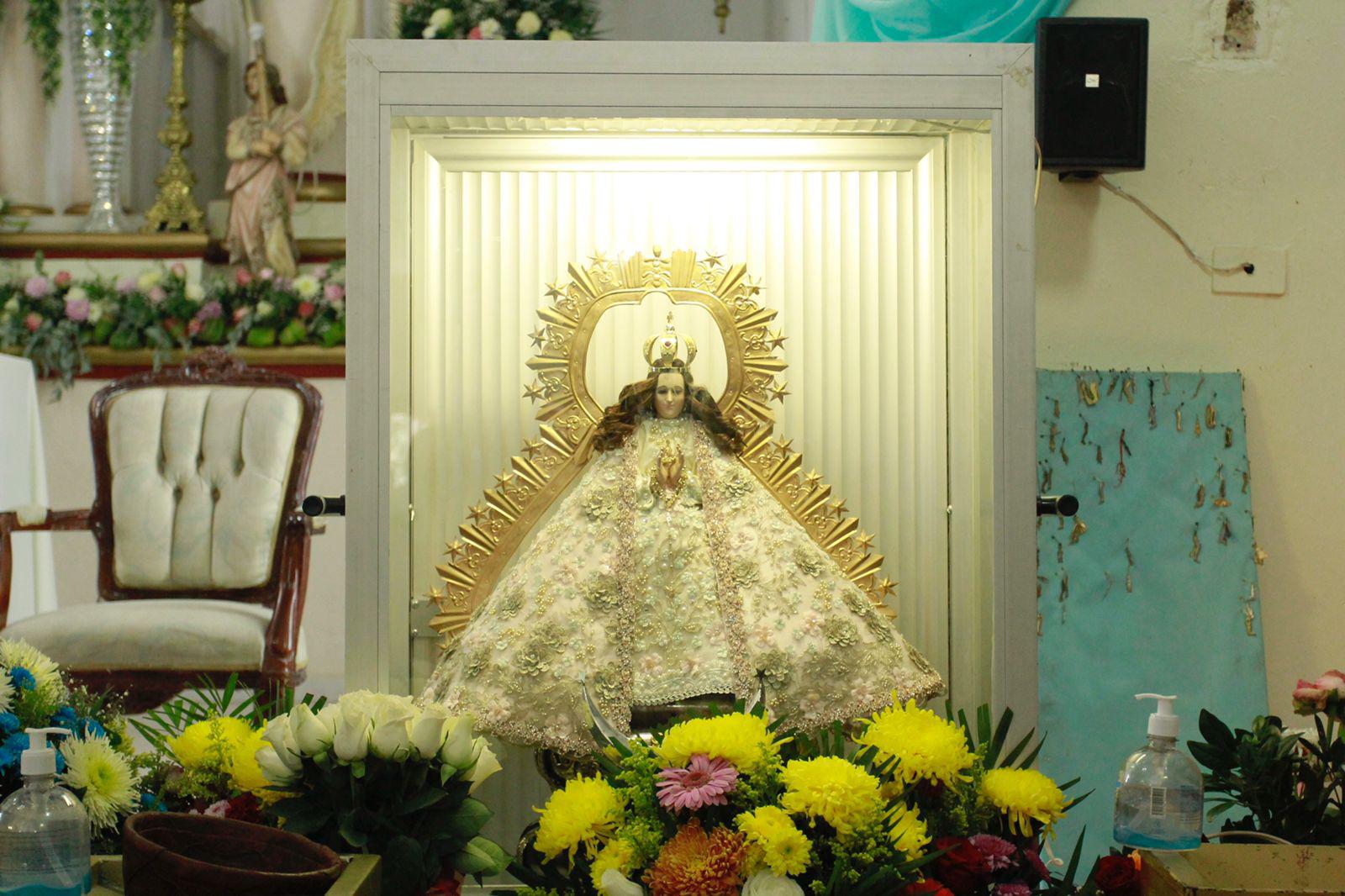 $!Sin miedo a la pandemia del Covid, la devoción por la Virgen de La Candelaria aglomera a cientos de feligreses en Quilá