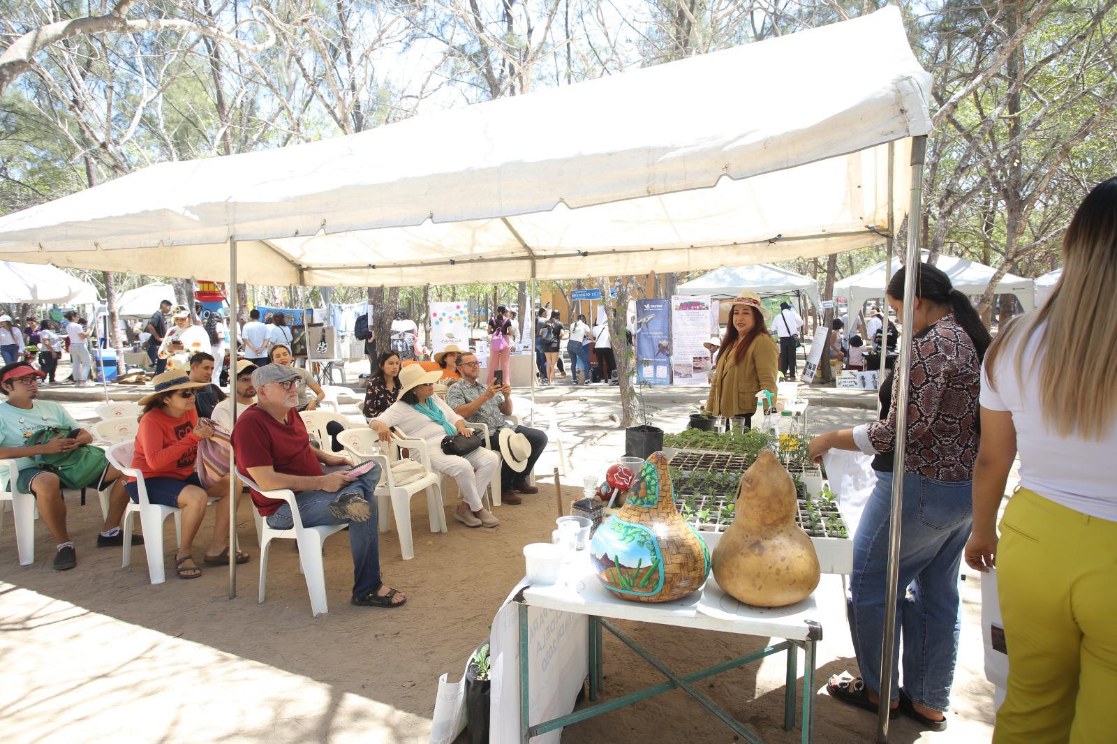 $!Celebra Son Playas quinto aniversario con Expo Ambiental, en el Parque Central