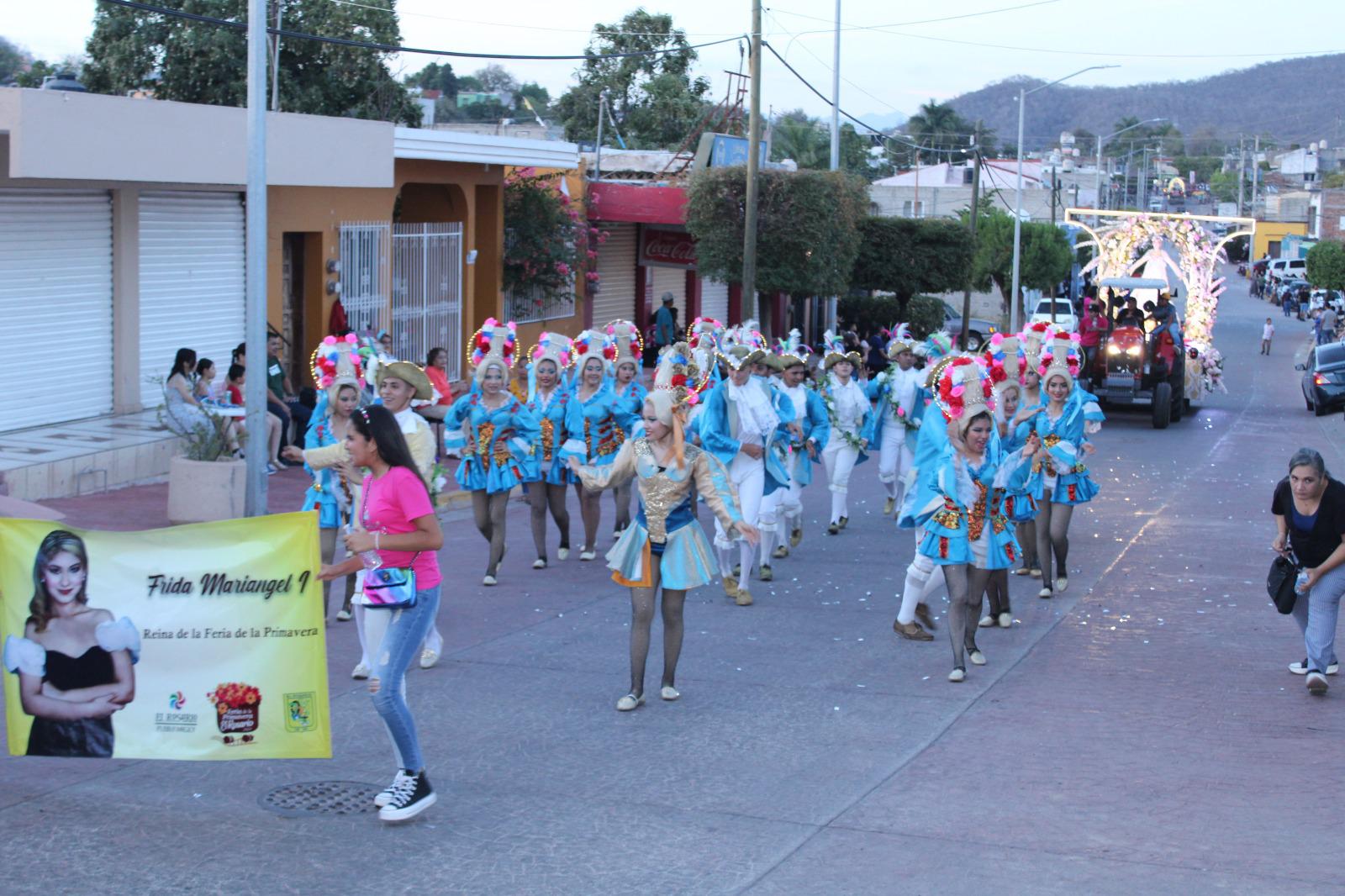 $!Se llenan de fiesta las calles de Rosario con el desfile de la Primavera