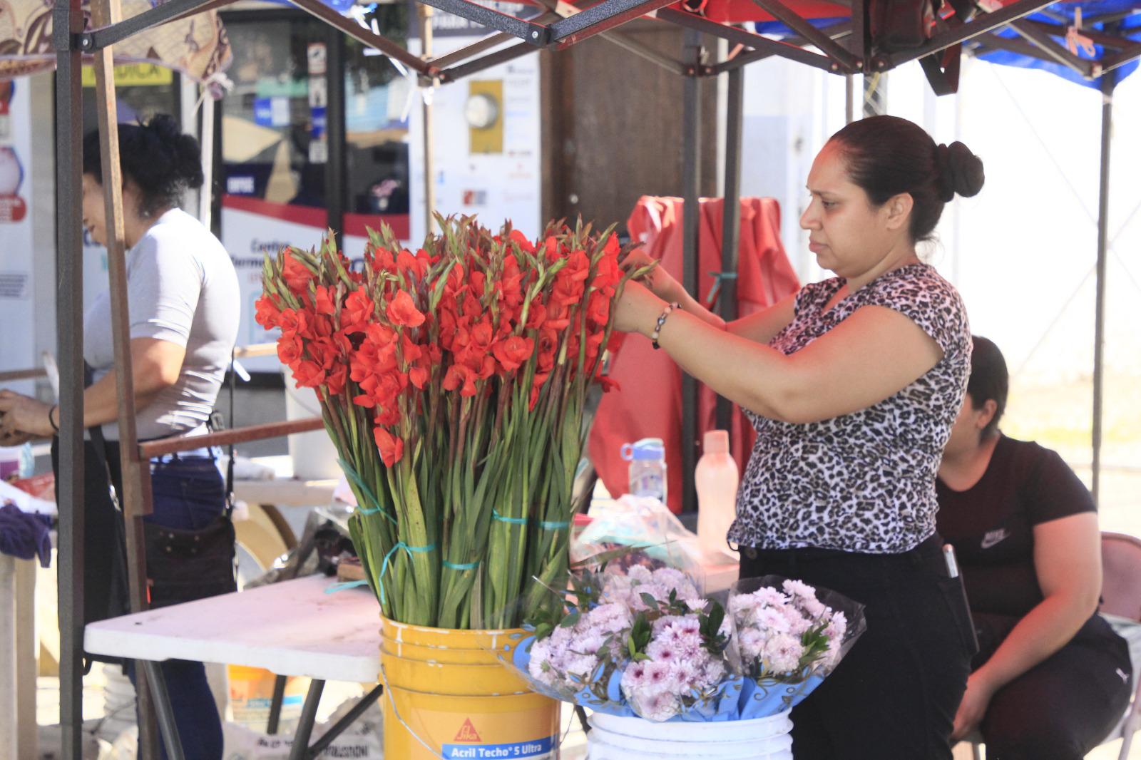 $!Comerciantes de Culiacán solicitan apoyo al Ayuntamiento por bajas ventas en Día de Muertos