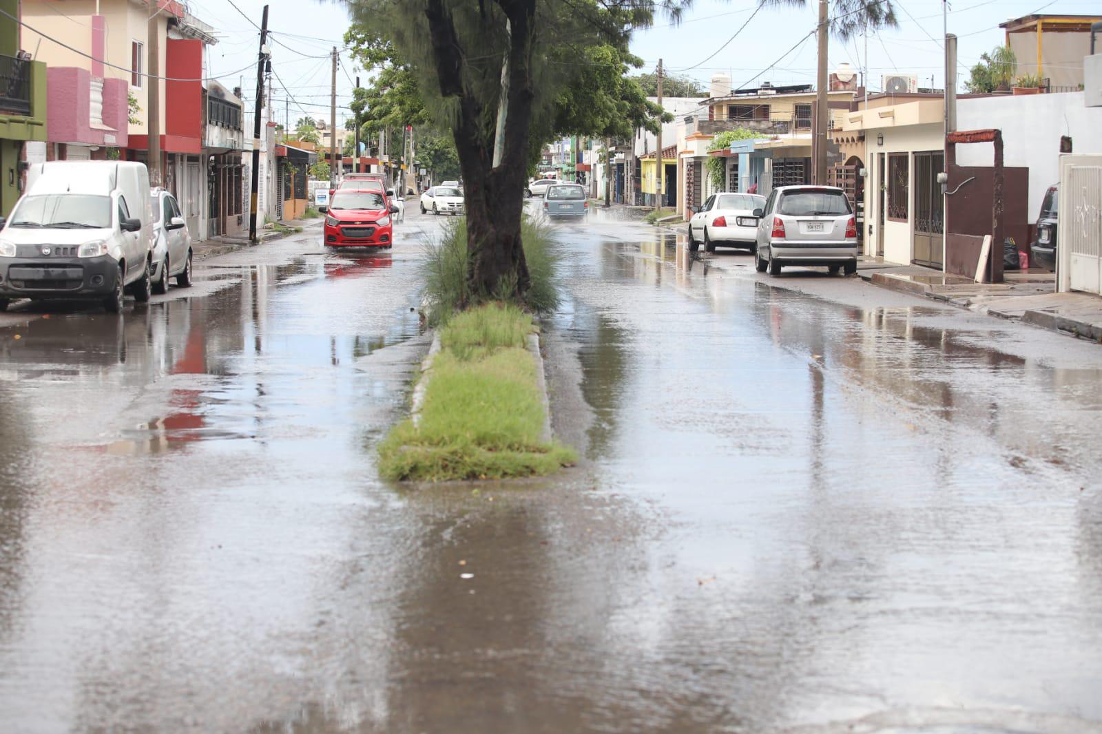 $!Lluvias deja de nuevo zonas encharcadas en diferentes partes de Mazatlán