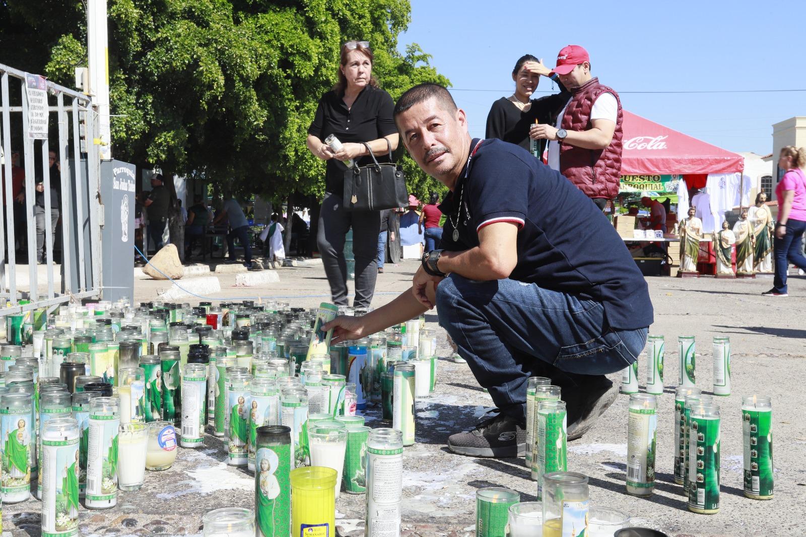 $!Sinaloenses agradecen a San Judas Tadeo por milagros concedidos