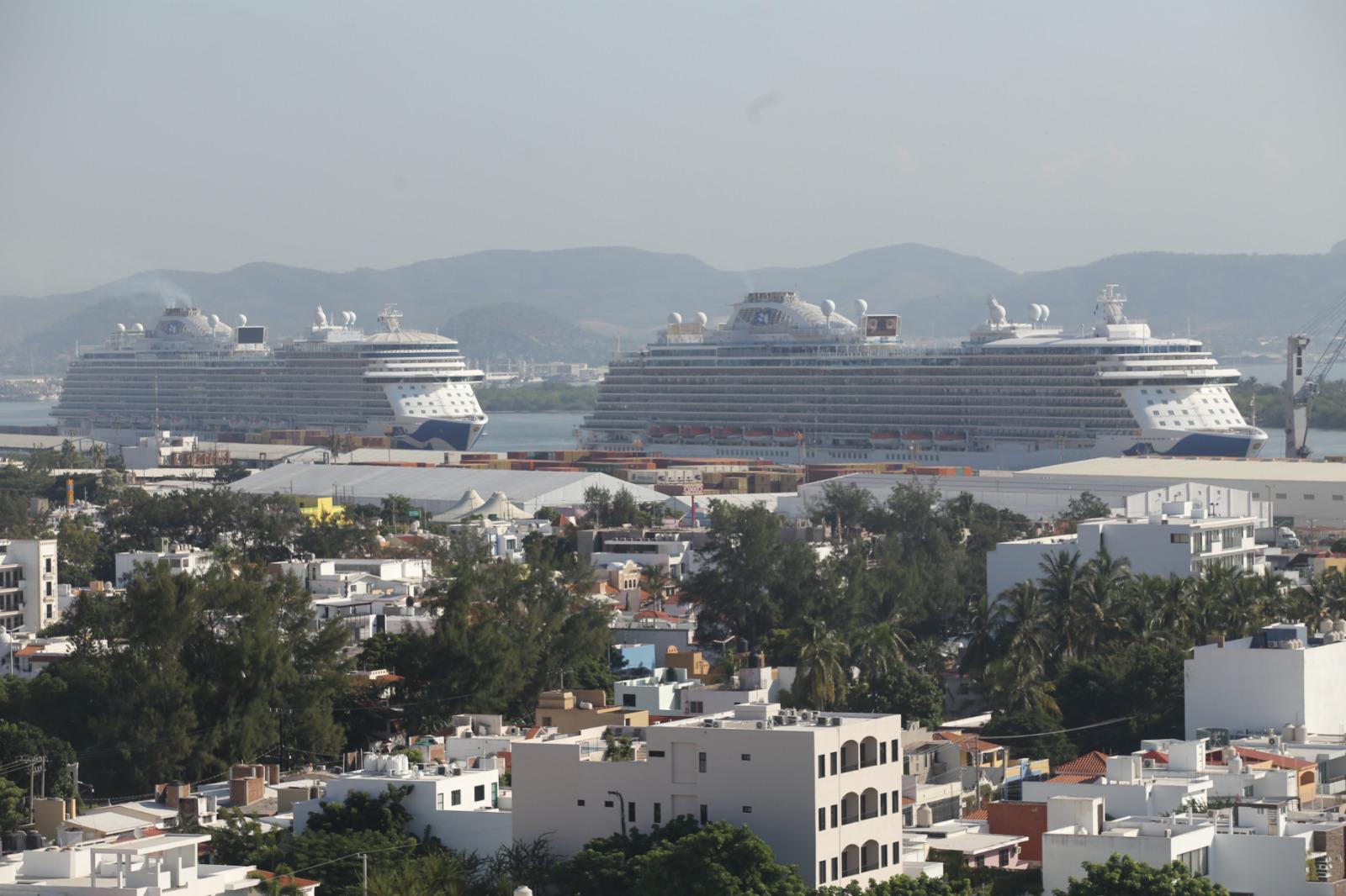 $!Llegan 6 mil 859 pasajeros y 2 mil 702 tripulantes a Mazatlán a bordo de dos cruceros; hay poca vigilancia en rutas