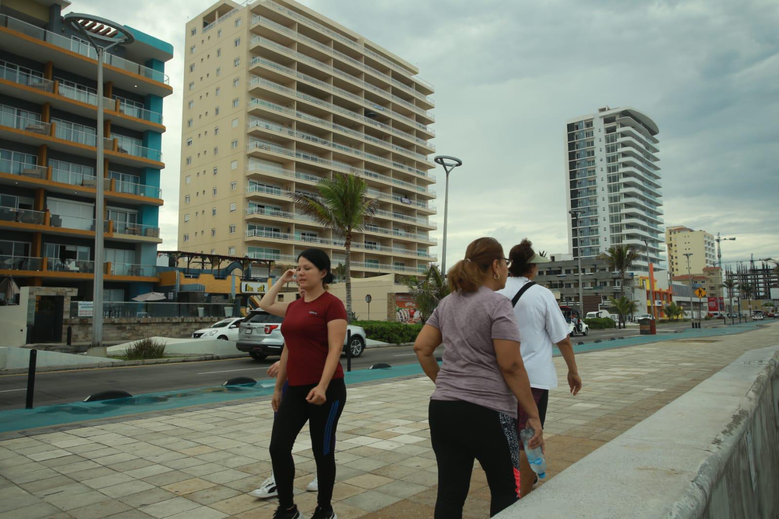 $!Vigilarán Monitores Ambientales zonas de playa de Mazatlán