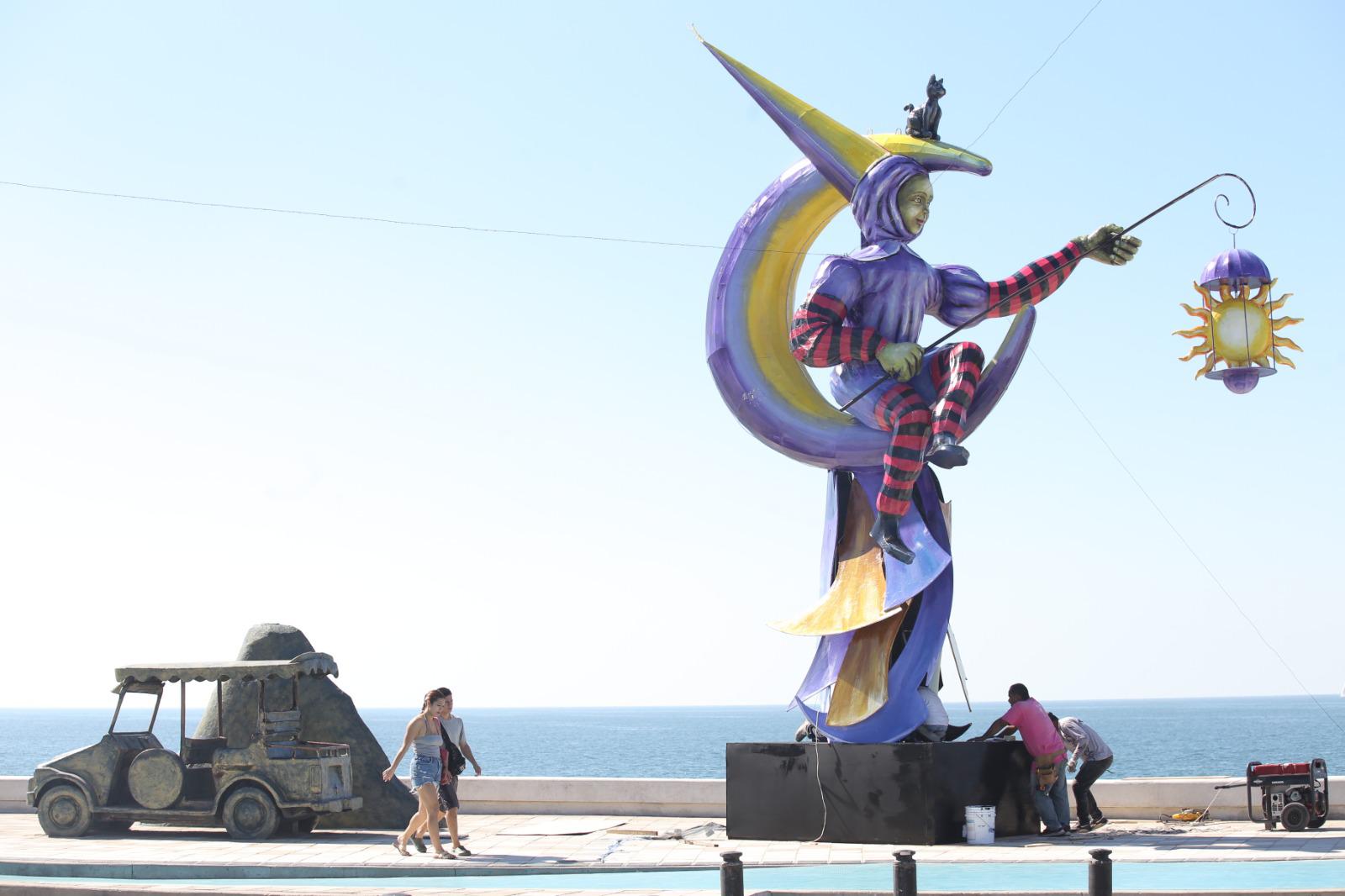 $!Colocan tres monigotes más en el Malecón