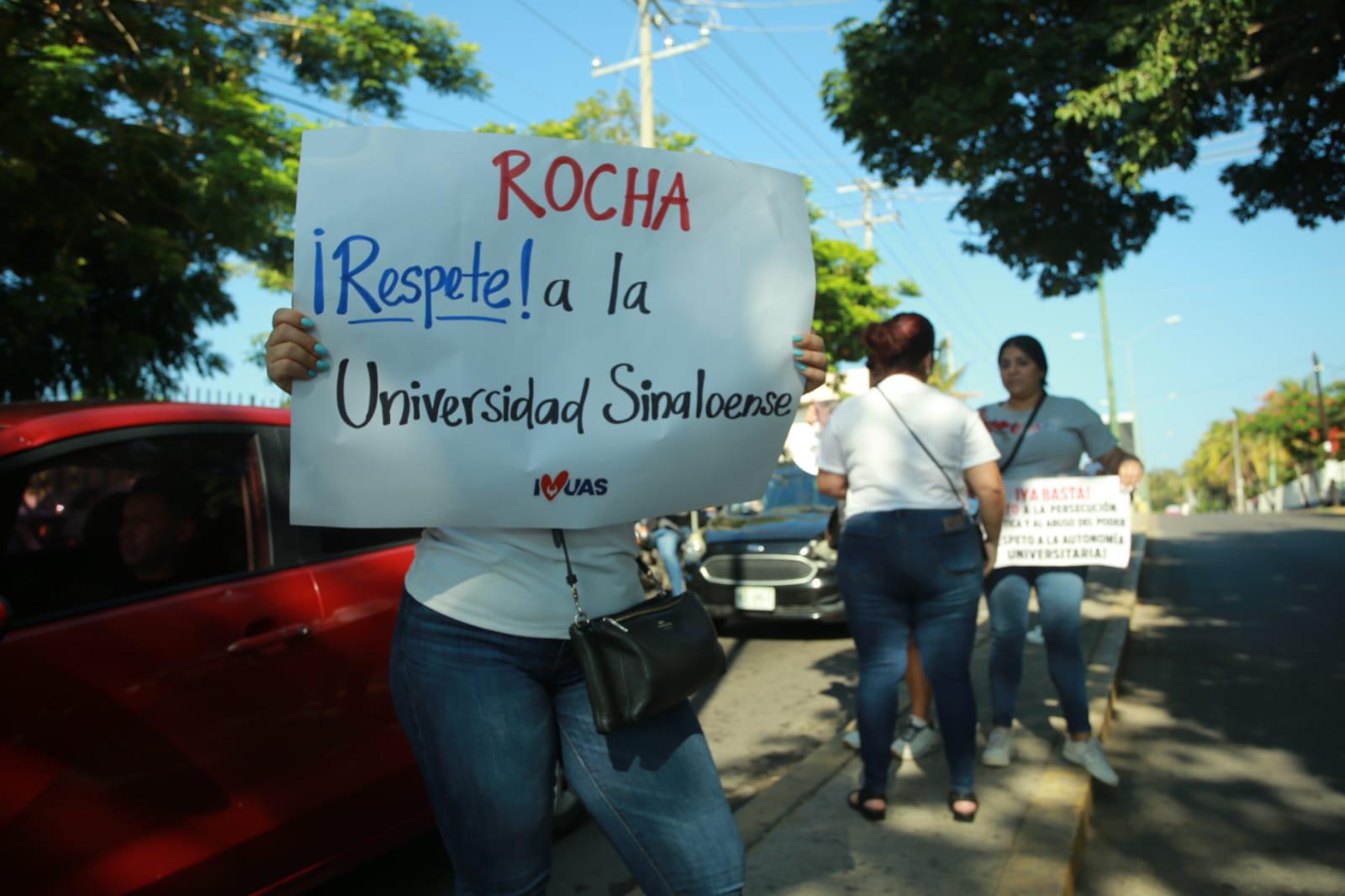 $!Se manifiestan también en Mazatlán en apoyo a la UAS