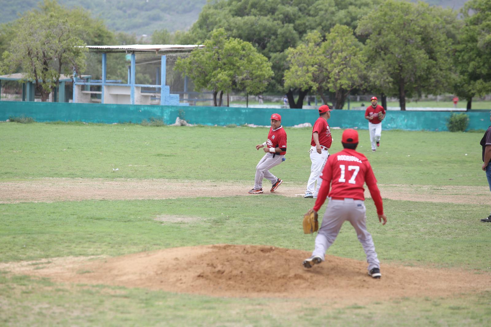 $!Herrería Lizárraga asegura el sitio de honor en Liga de 60 Años