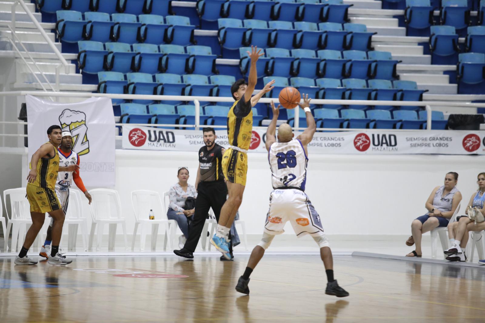 $!Piratas Basketball sufre una vez más en casa y ahora cae ante Cabo San Lucas