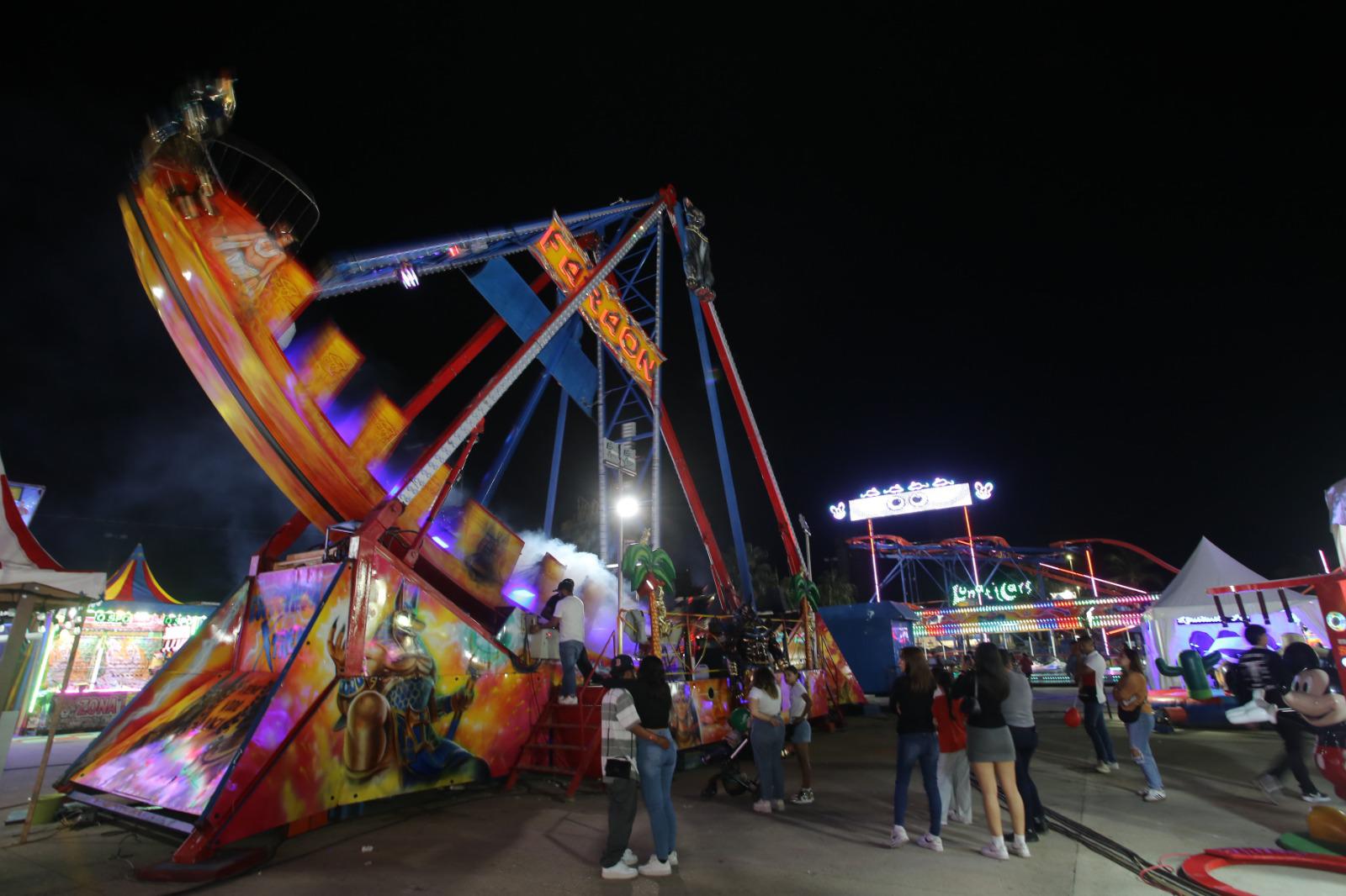 $!Dan banderazo a la edición 39 de la Expo Feria Canaco en Mazatlán