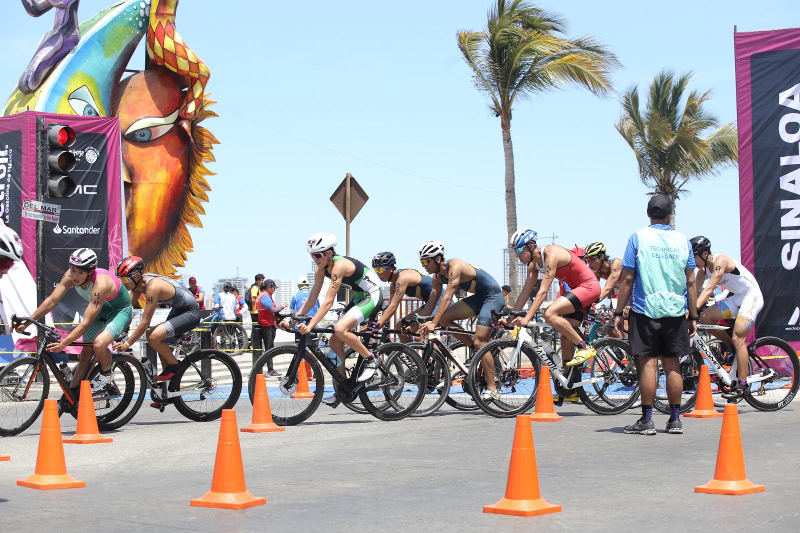 $!Confirma Aram Peñaflor su categoría en el puerto del Triatlón Internacional Astri-Redpetroil Mazatlán 2024