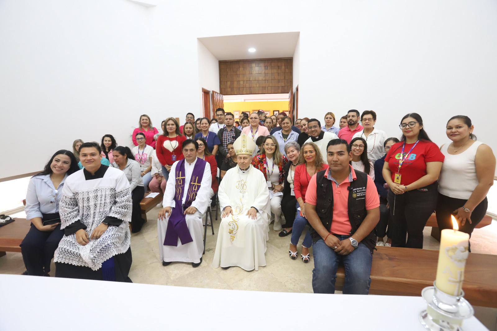 $!Bendice Obispo a directivos, donantes, personal, voluntarios, pacientes y familias del CRIT Mazatlán