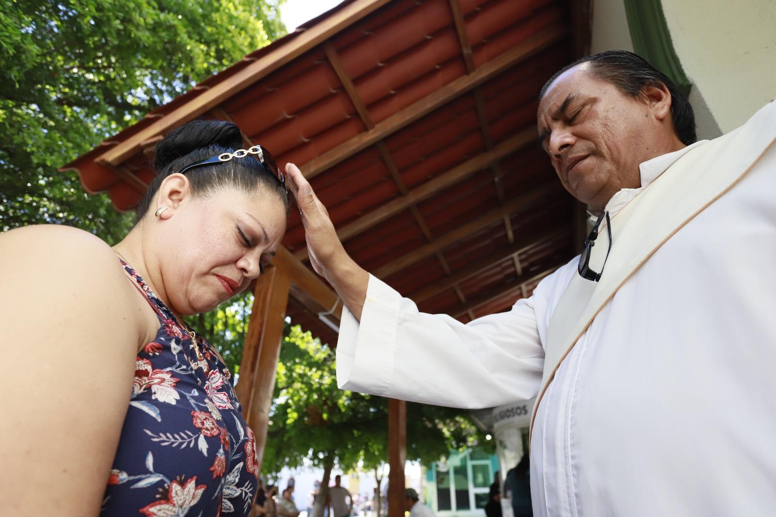 $!Sinaloenses agradecen a San Judas Tadeo por milagros concedidos