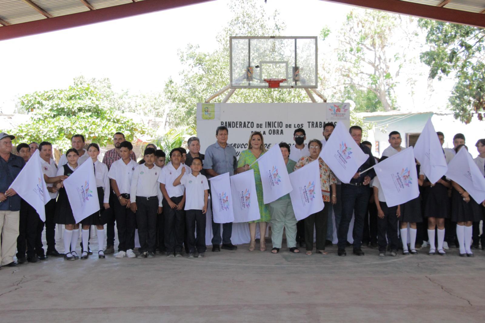 $!Dan banderazo de inicio de construcción de barda perimetral de secundaria en Potrerillos, Rosario