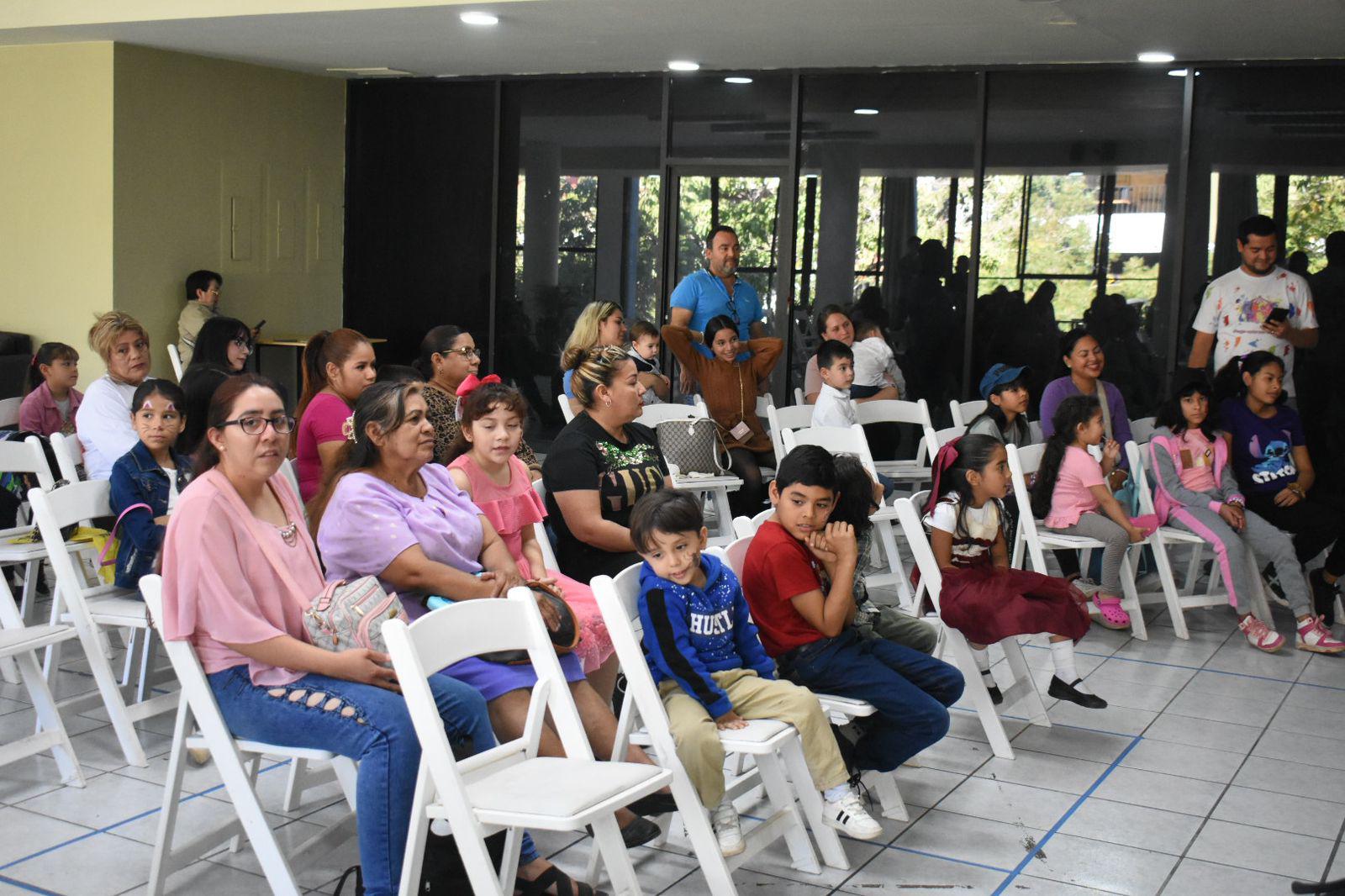 $!Los Reyes Magos de Noroeste entregan alegrías a niñas y niños de Culiacán