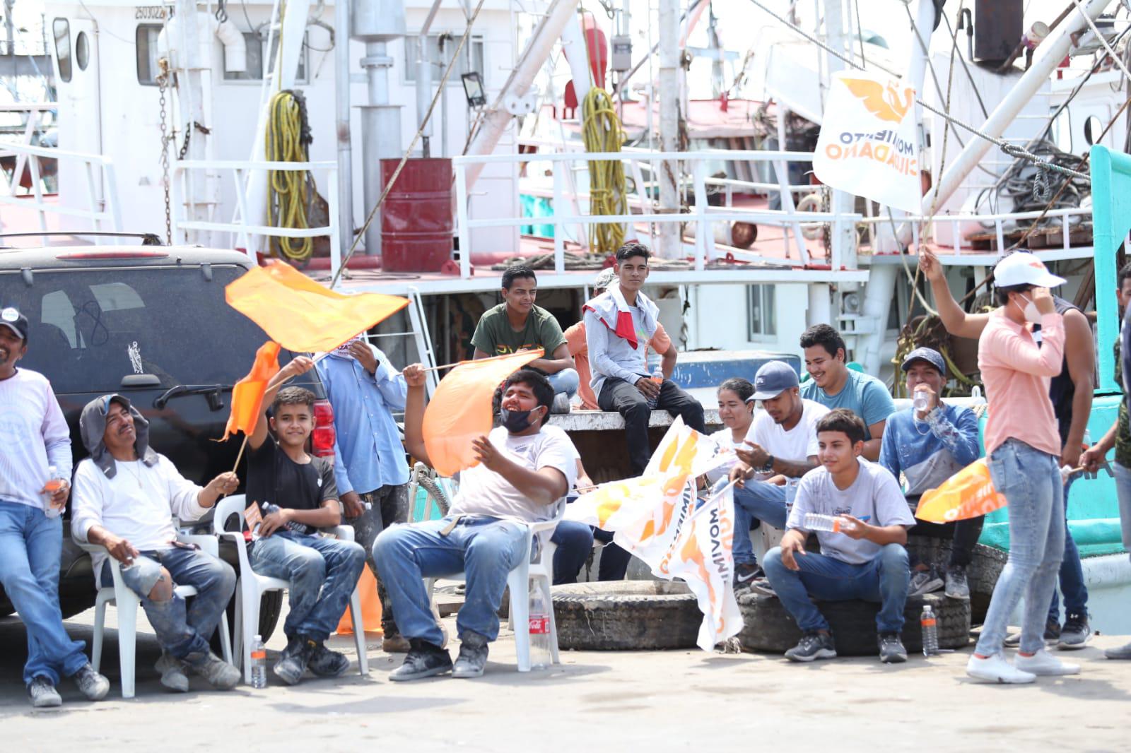 $!Martín Heredia busca emplear a pescadores en el Gobierno de Mazatlán