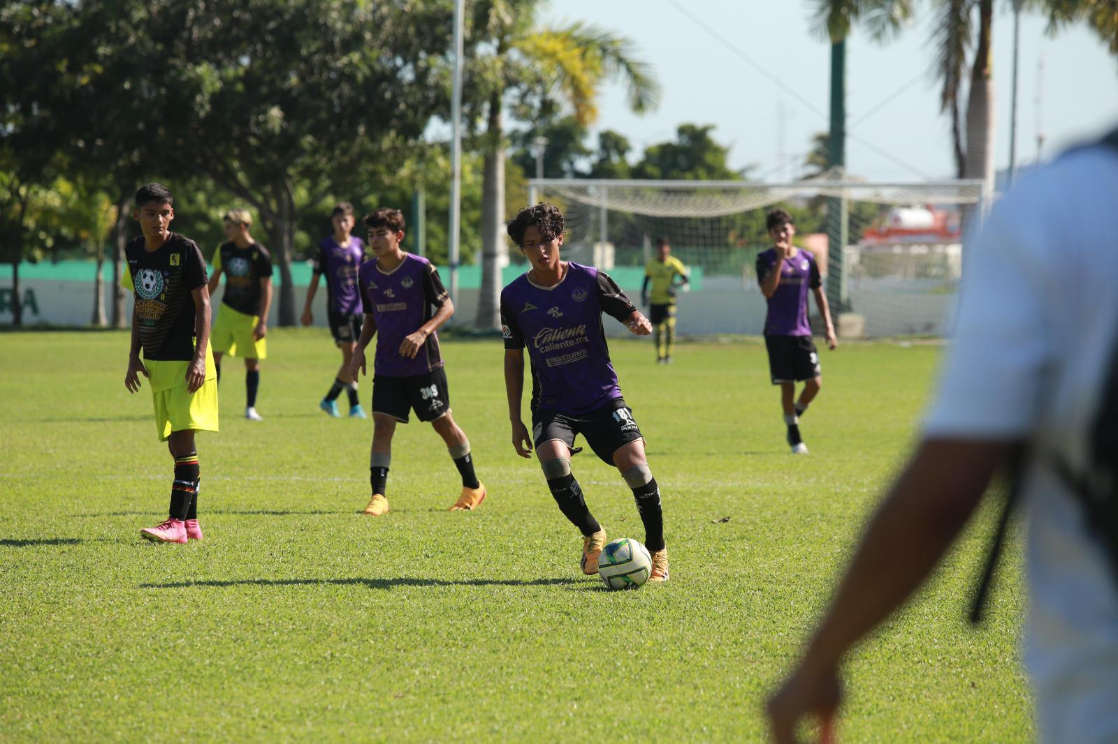 $!Mazatlán FC no suelta el liderato de la Regional Juvenil de Futbol