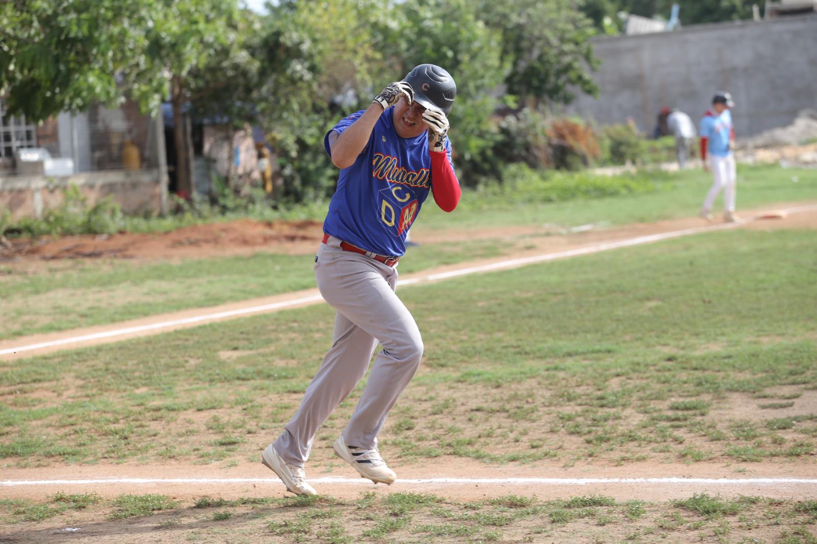 $!Hotel El Cid asume la cima de Liga Meseros al Bat