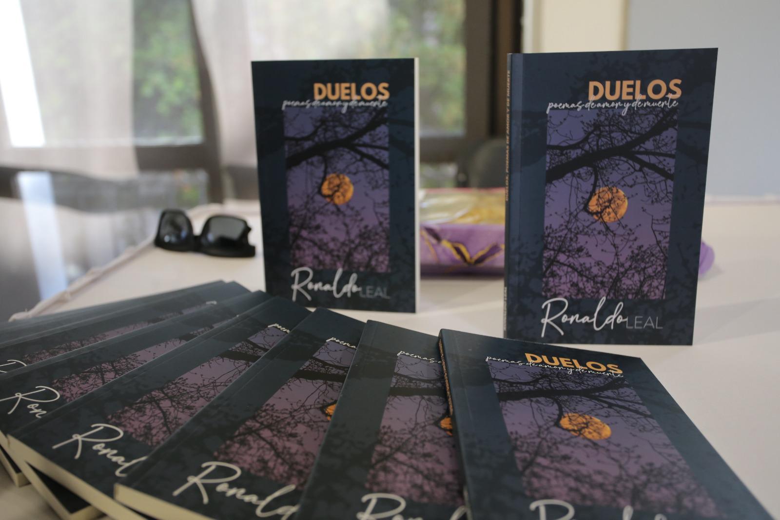 $!El libro “Duelos, Poemas de Amor y Muerte” contiene 65 poemas.