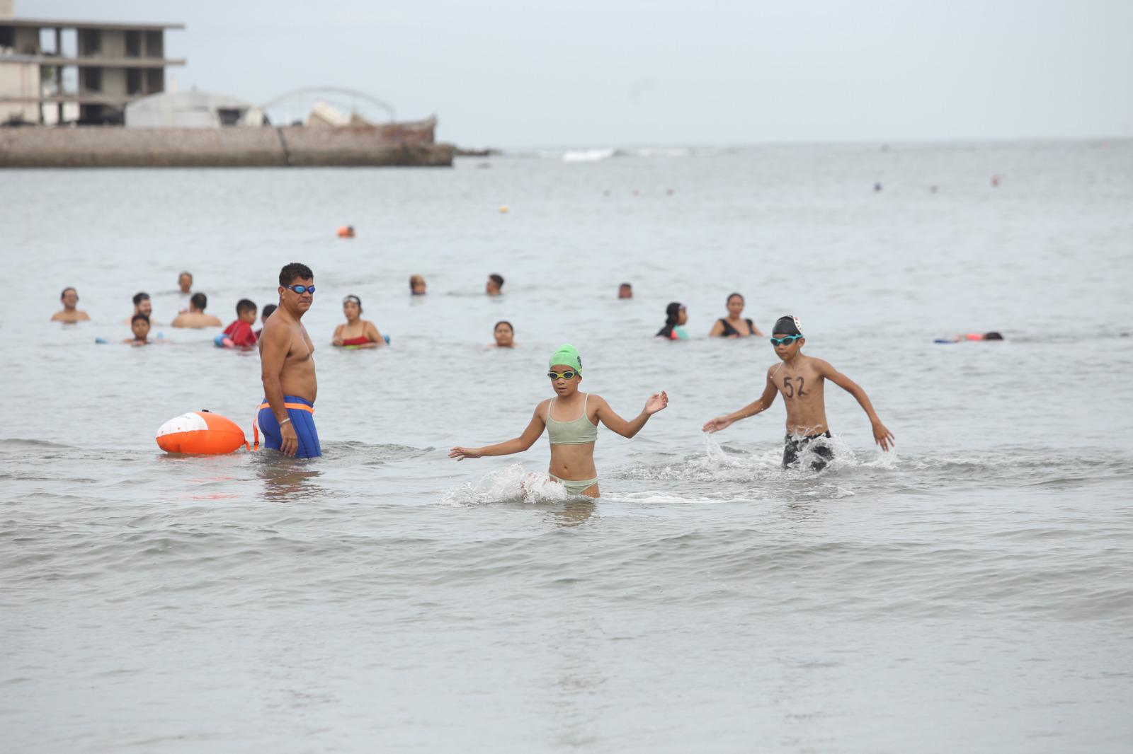 $!Ian José Gamboa e Itchel Reyes triunfan en la octava Puntuable de Natación