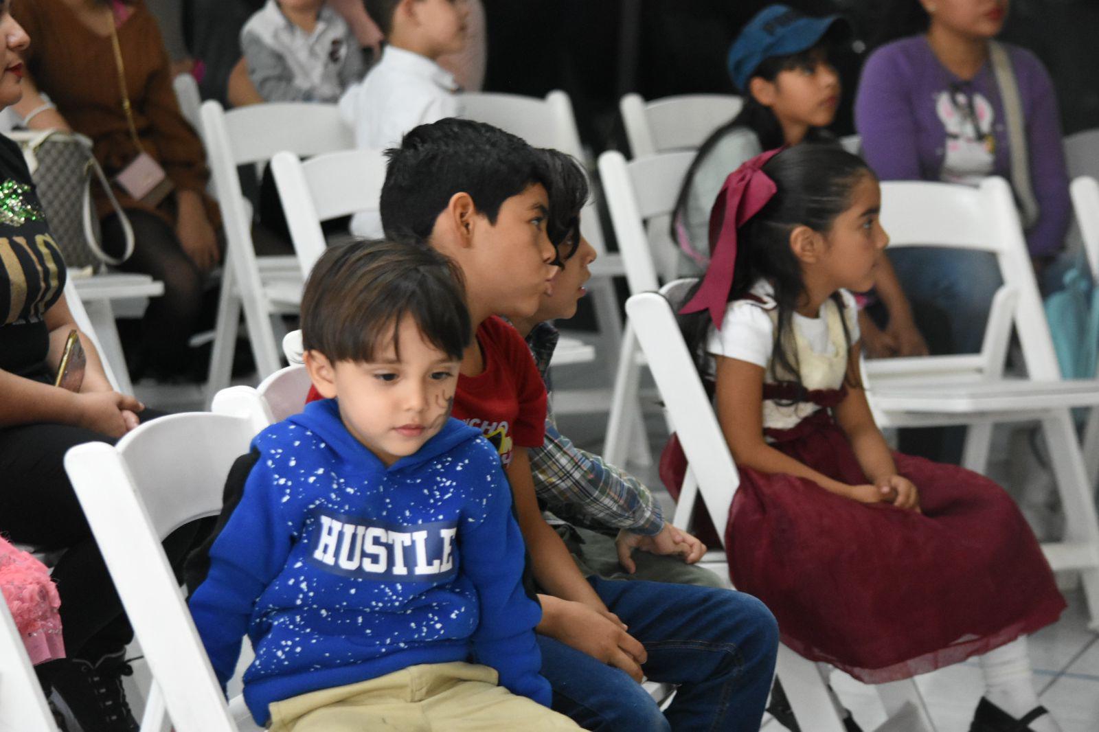 $!Llegan los Reyes Magos de Noroeste a Culiacán y transforman la ilusión de los pequeños en alegría